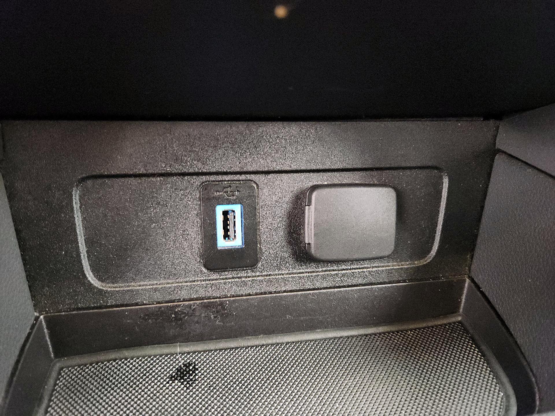 Thumbnail: 2017 Ford Escape - 18