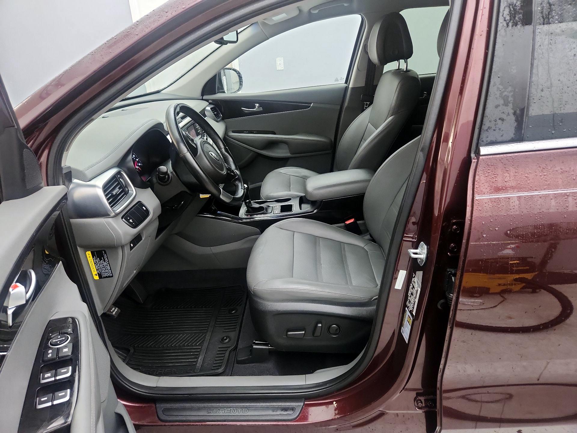 Thumbnail: 2016 Kia Sorento - 11