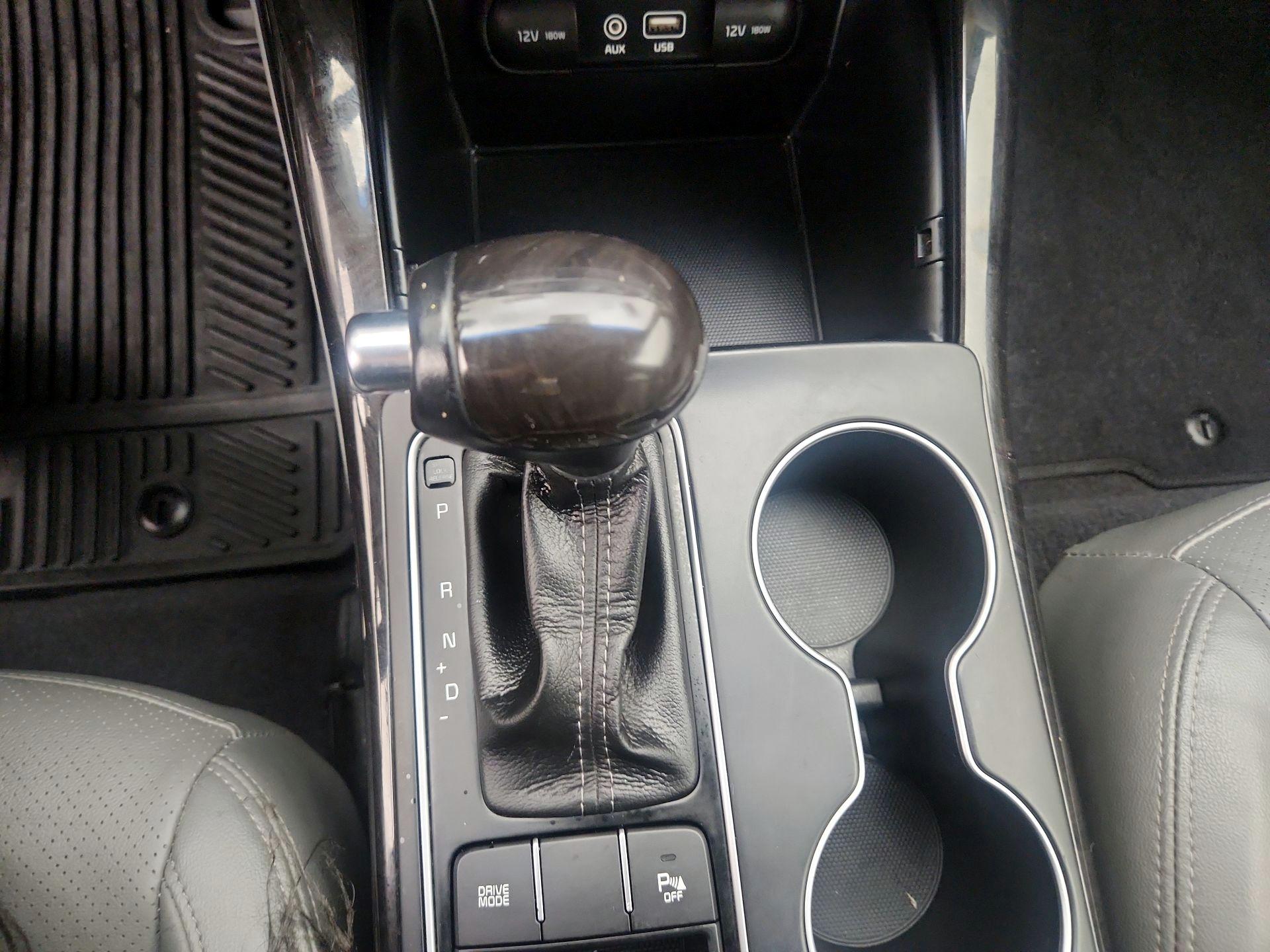 Thumbnail: 2016 Kia Sorento - 17