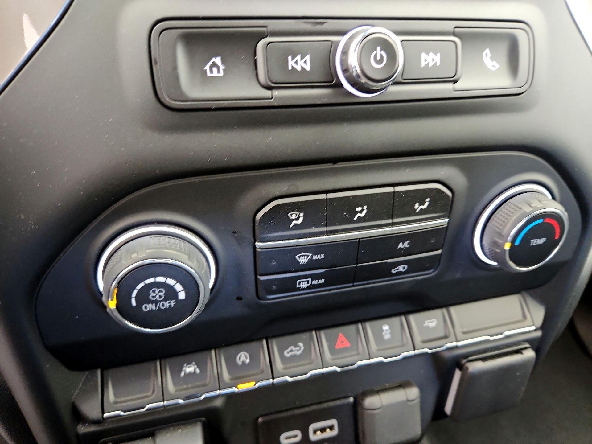 Thumbnail: 2024 Chevrolet Silverado 1500 - 16