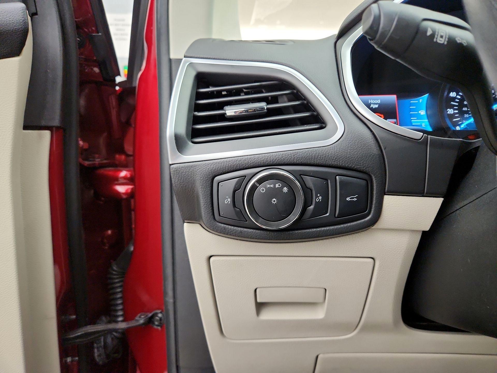 Thumbnail: 2017 Ford Edge - 13