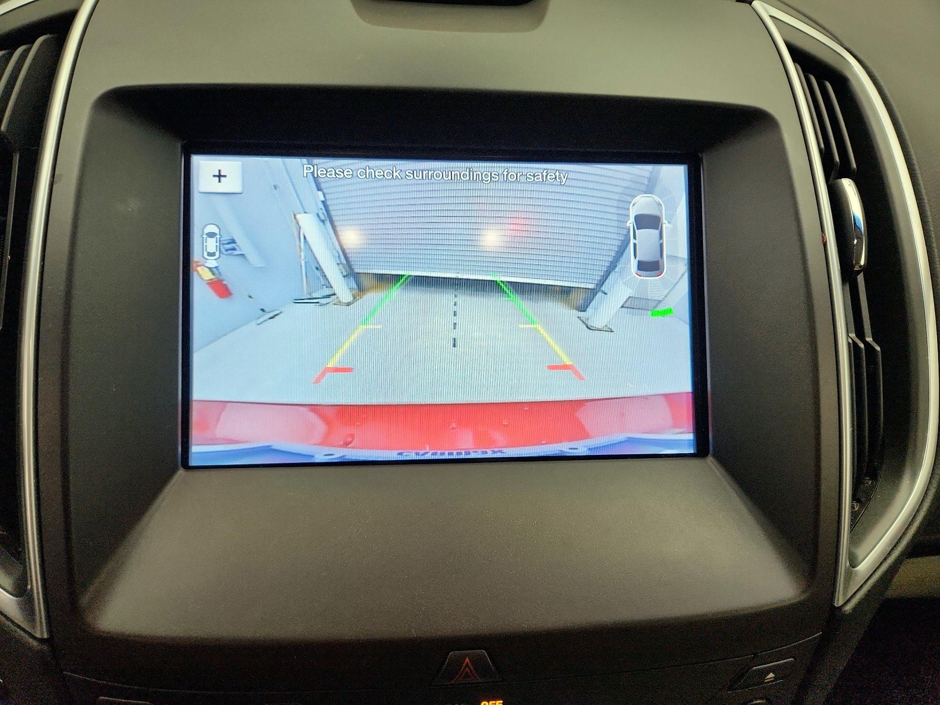 Thumbnail: 2017 Ford Edge - 15