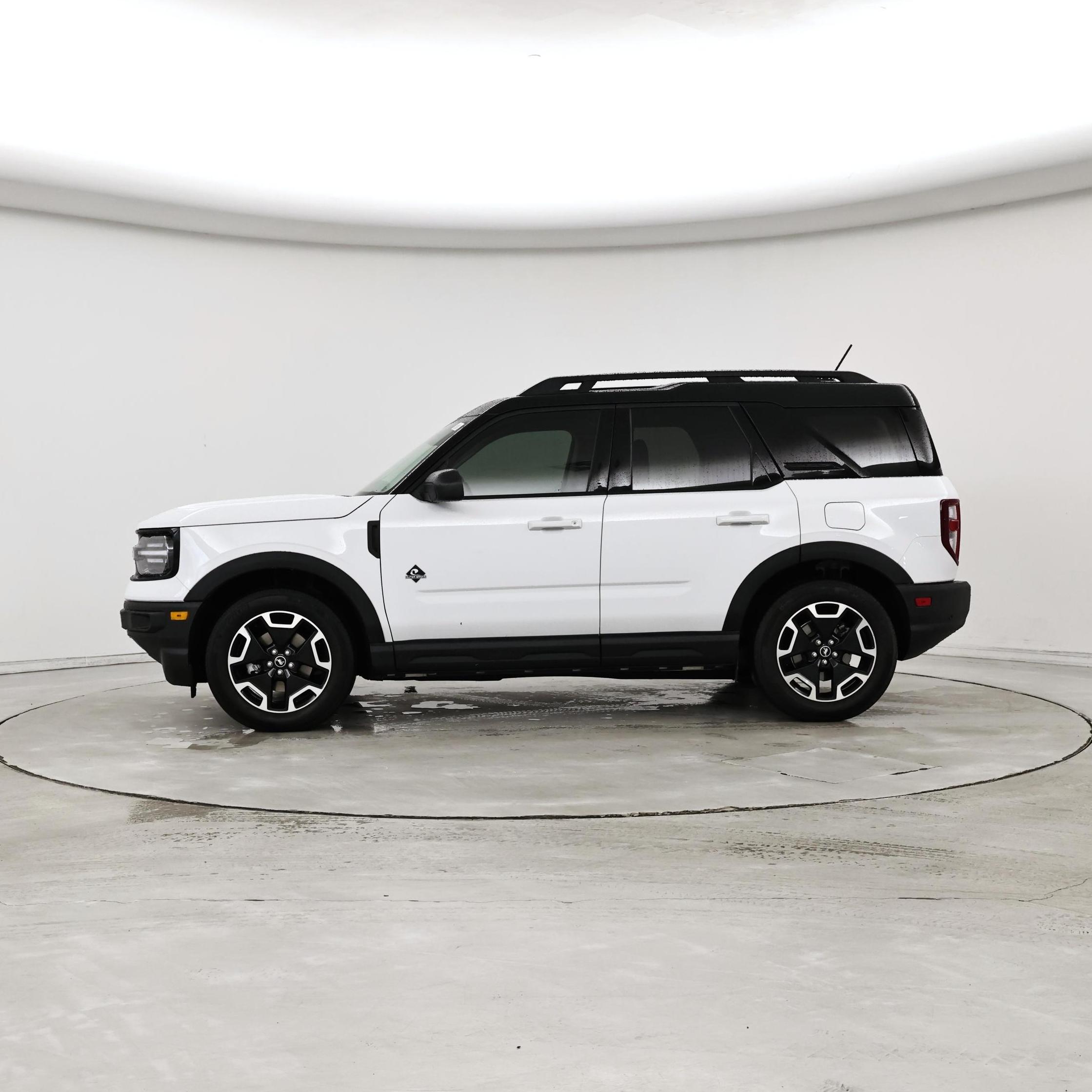 Thumbnail: 2023 Ford Bronco Sport - 3