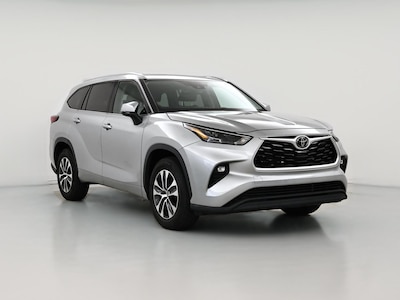 Silver 2022 Toyota Highlander XLE