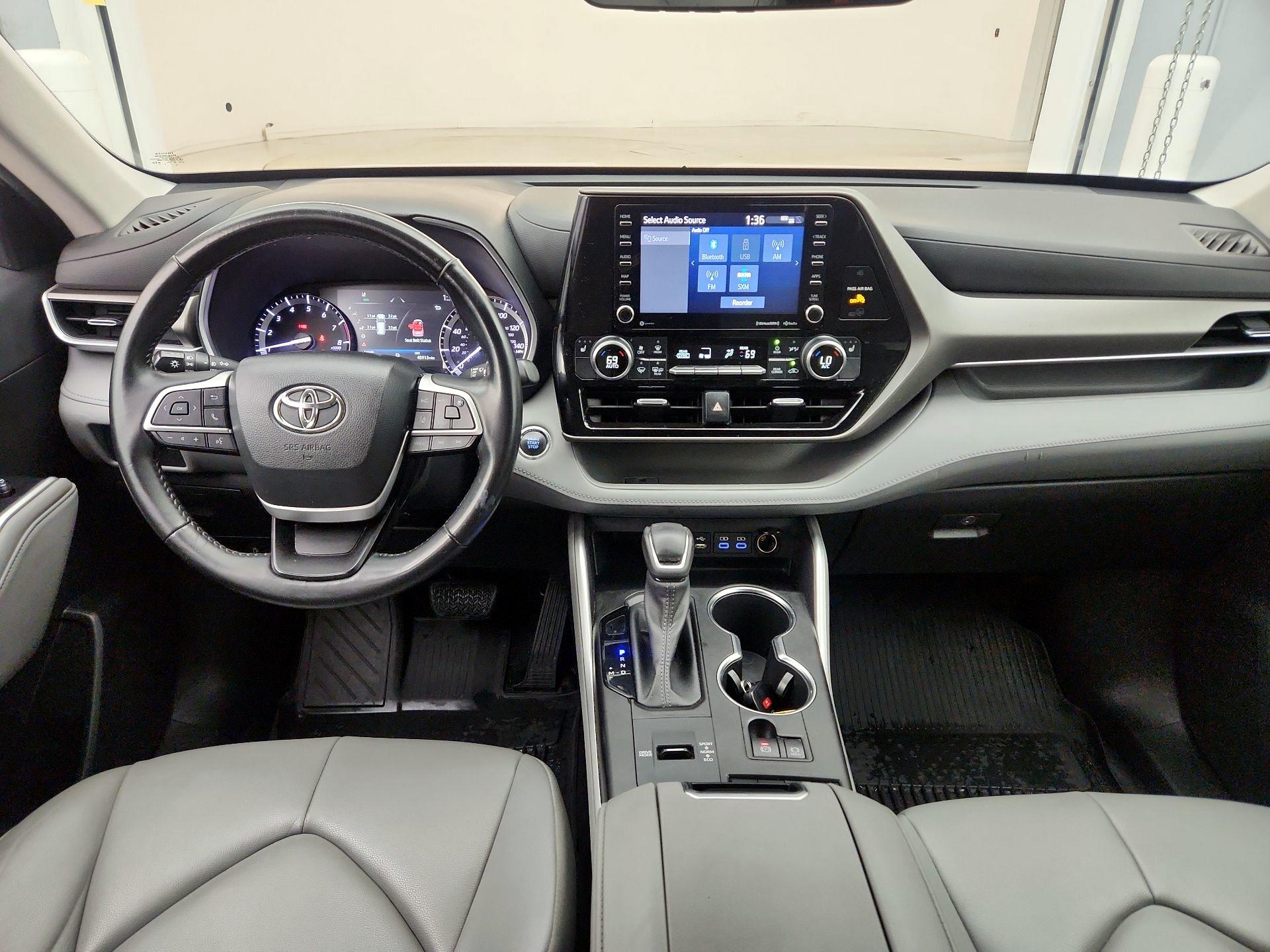 Thumbnail: 2022 Toyota Highlander - 9