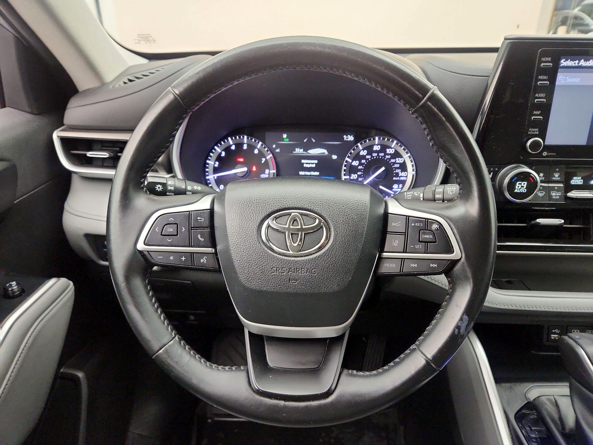 Thumbnail: 2022 Toyota Highlander - 10