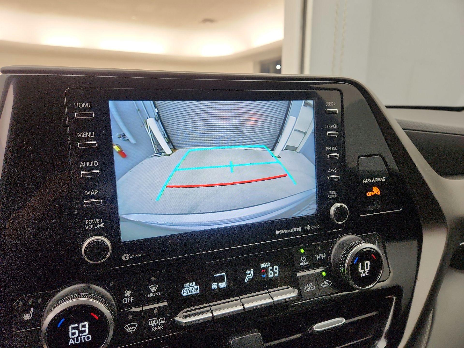 Thumbnail: 2022 Toyota Highlander - 15