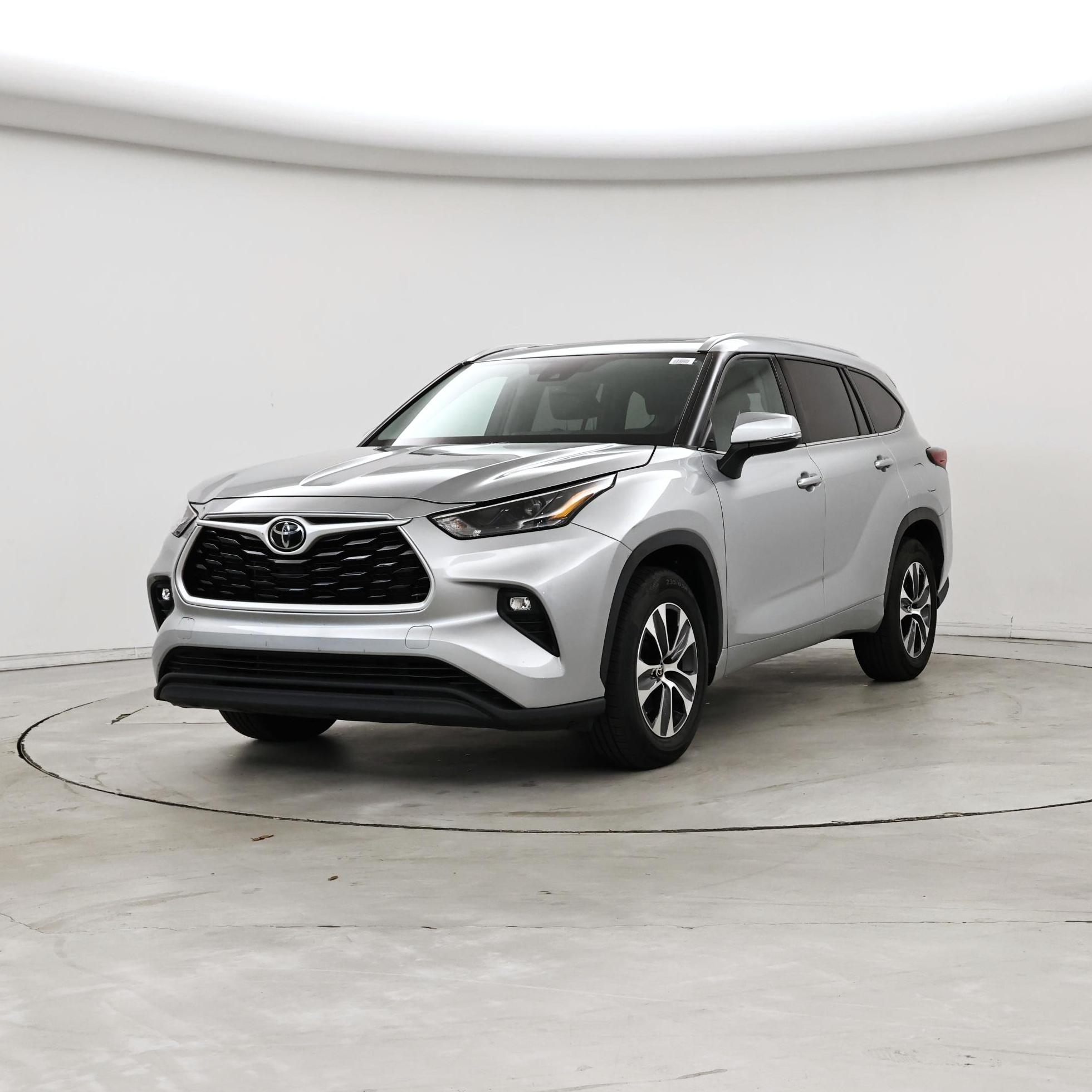Thumbnail: 2022 Toyota Highlander - 4