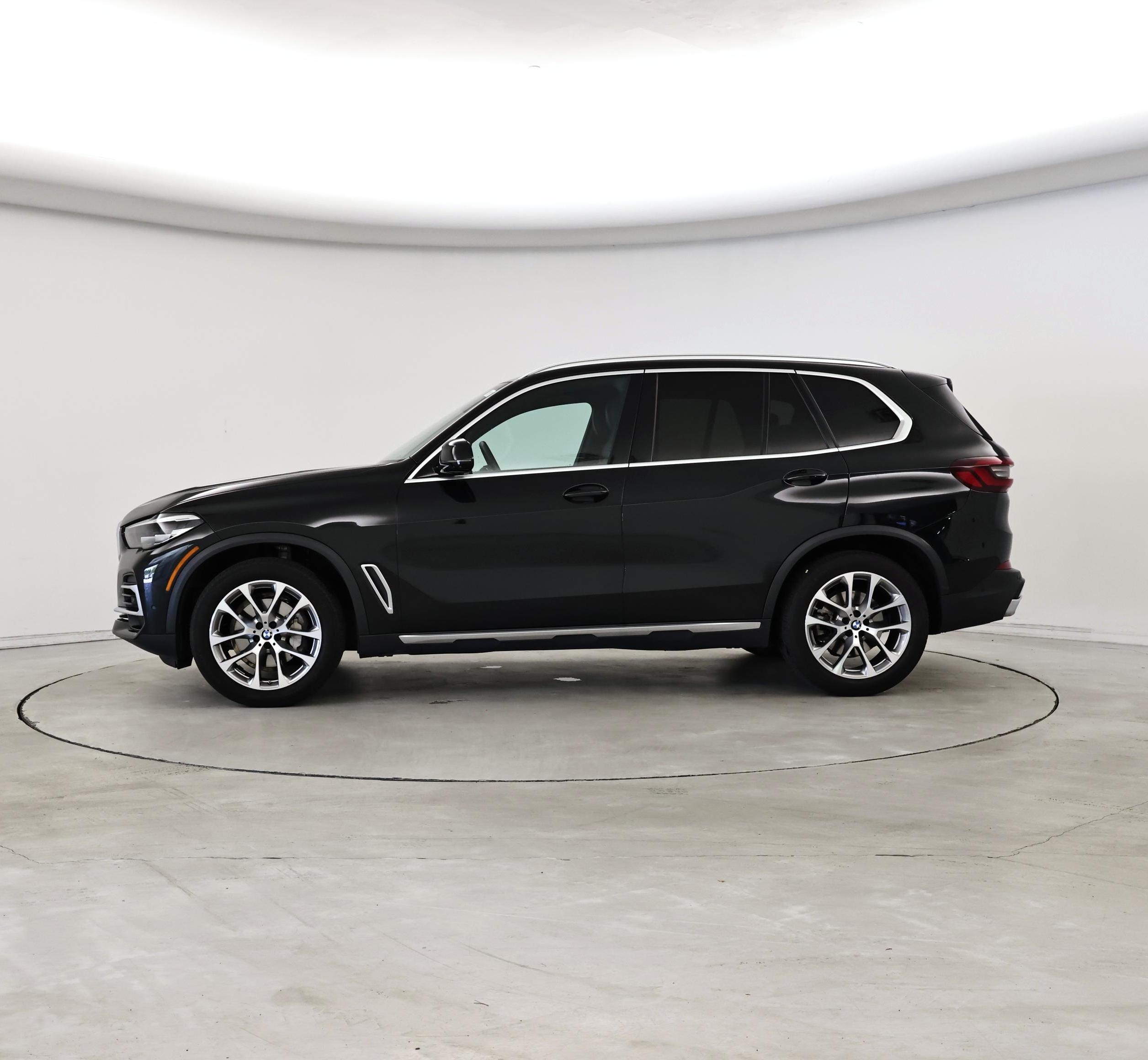 Thumbnail: 2023 BMW X5 - 3
