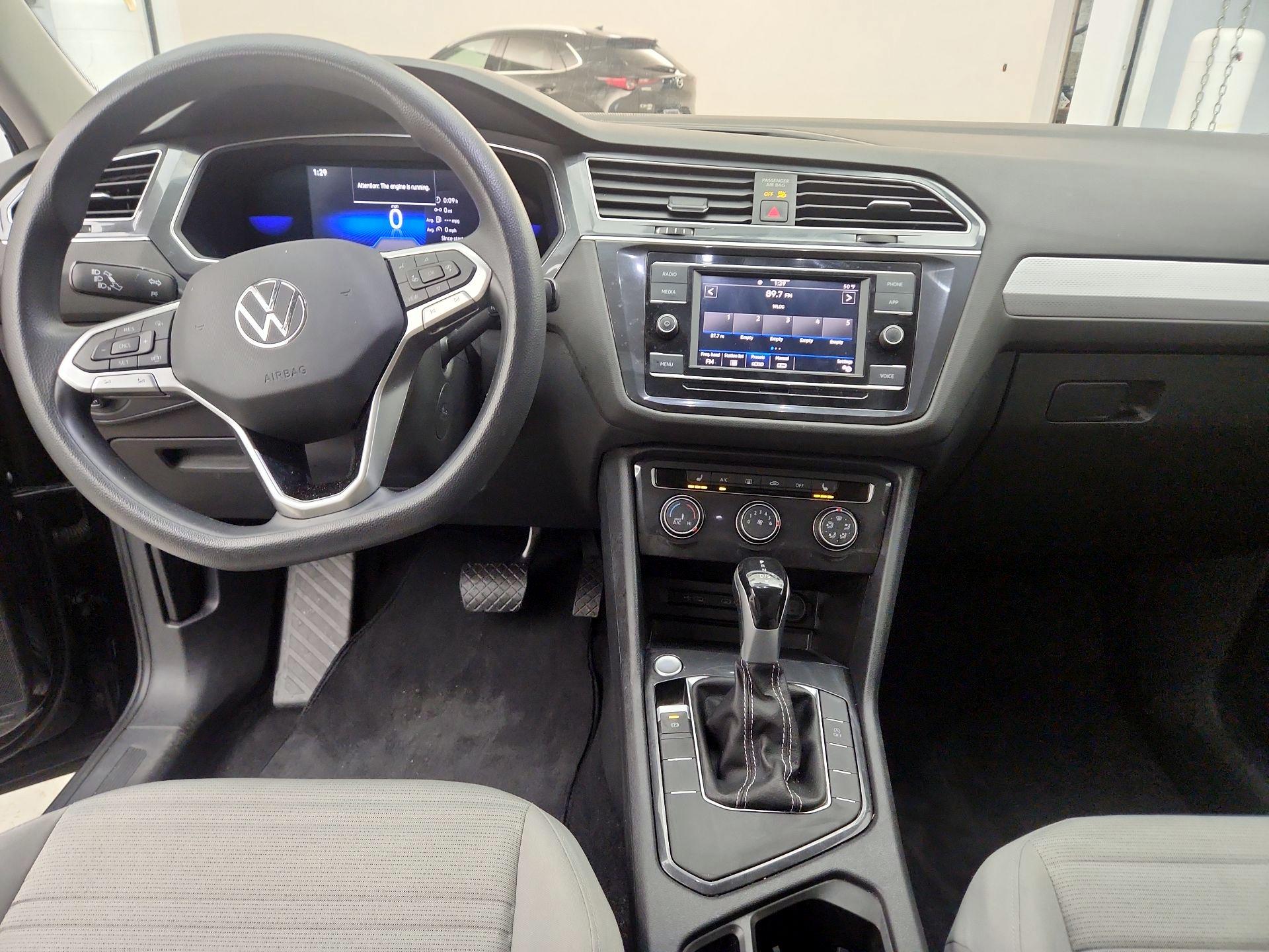 Thumbnail: 2022 Volkswagen Tiguan - 9