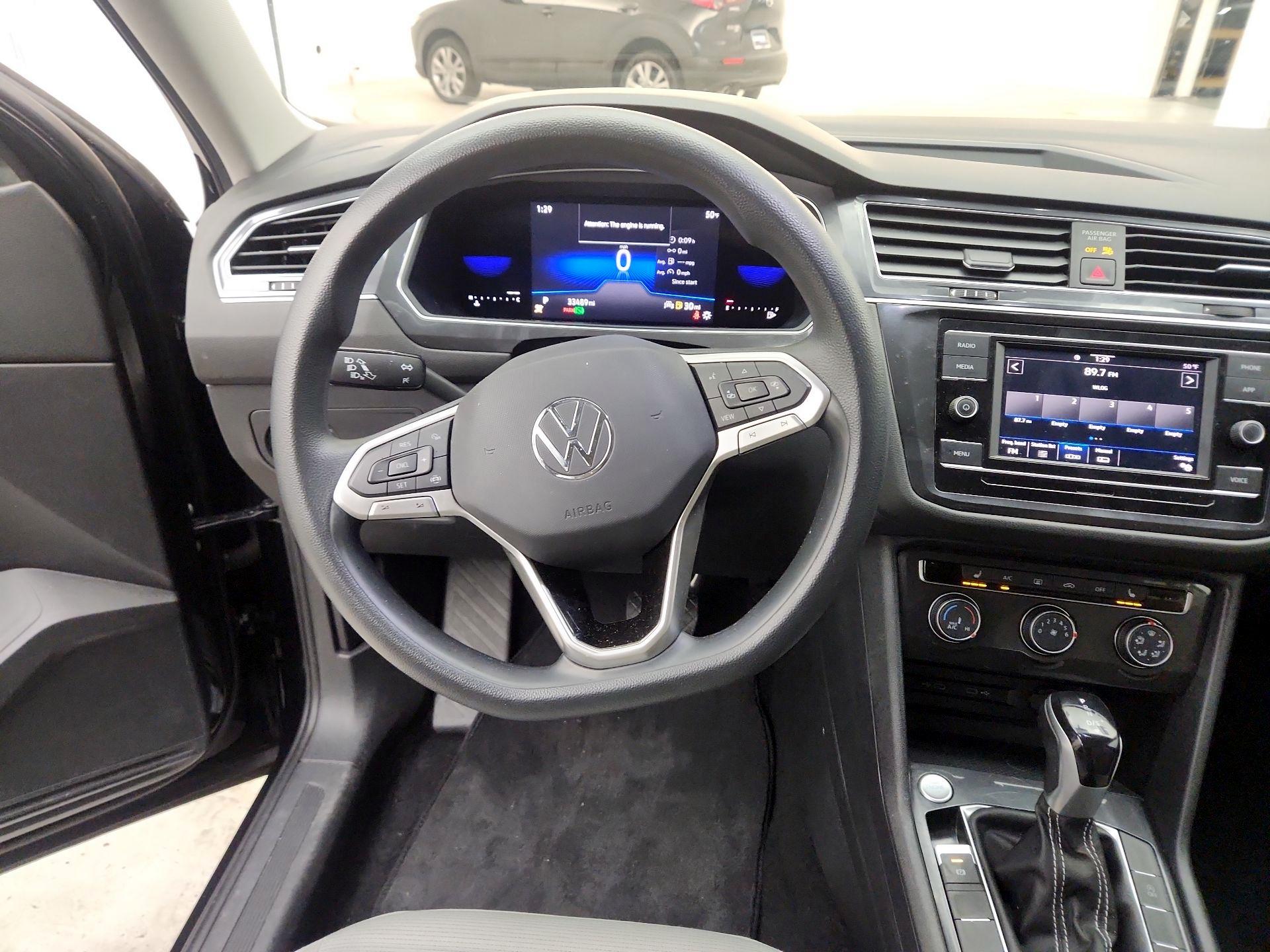 Thumbnail: 2022 Volkswagen Tiguan - 10