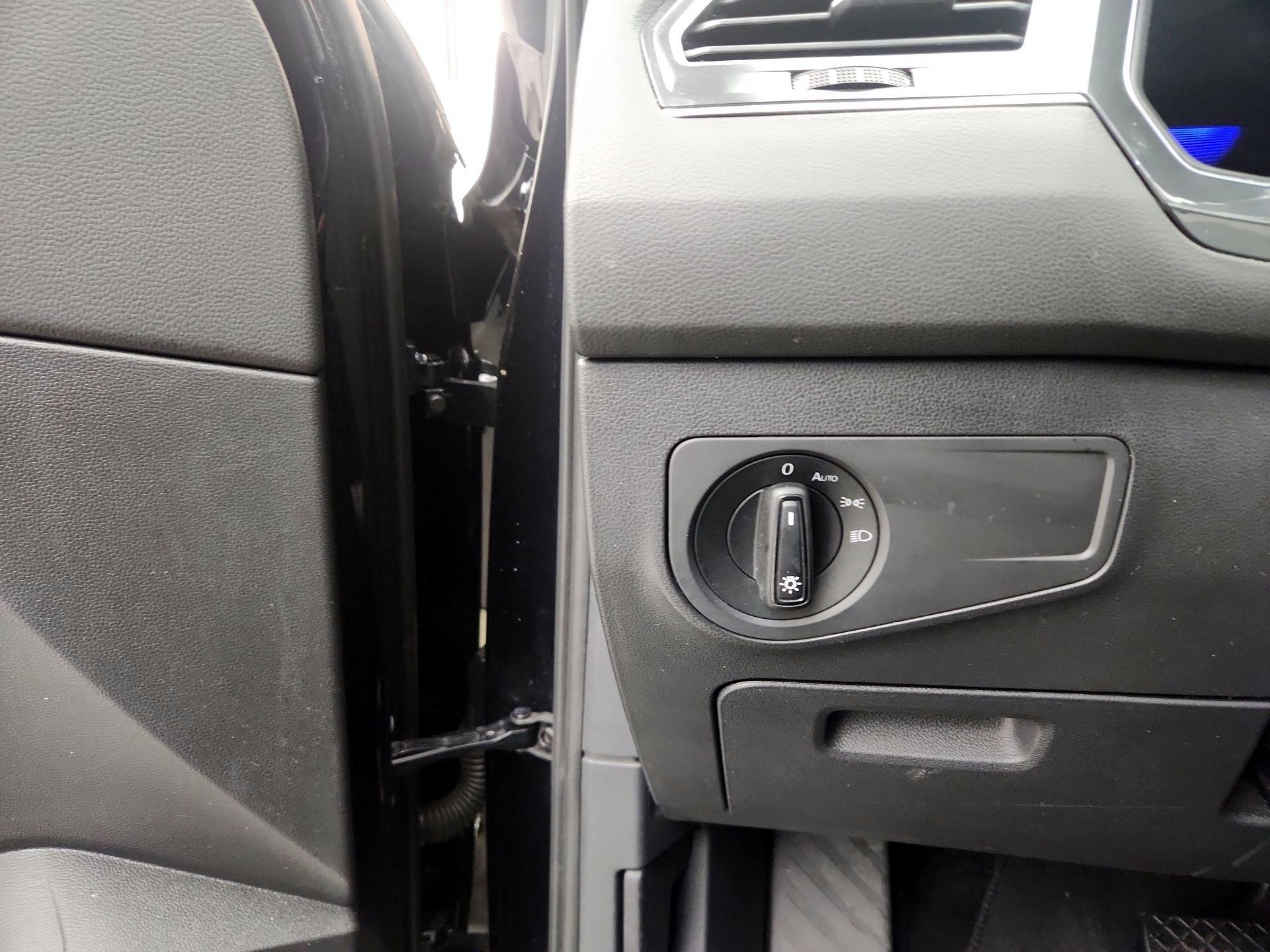 Thumbnail: 2022 Volkswagen Tiguan - 13