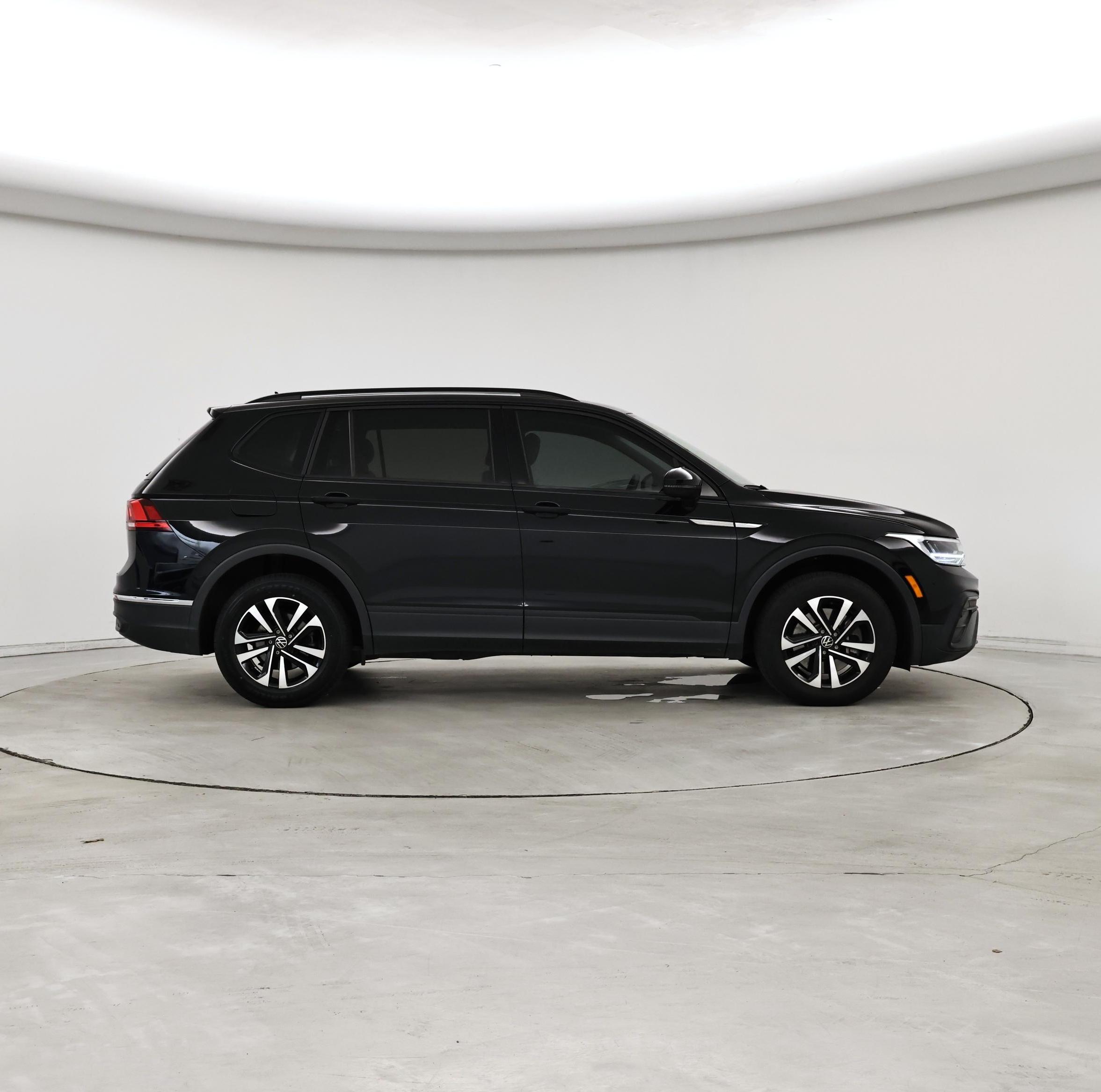 Thumbnail: 2022 Volkswagen Tiguan - 7