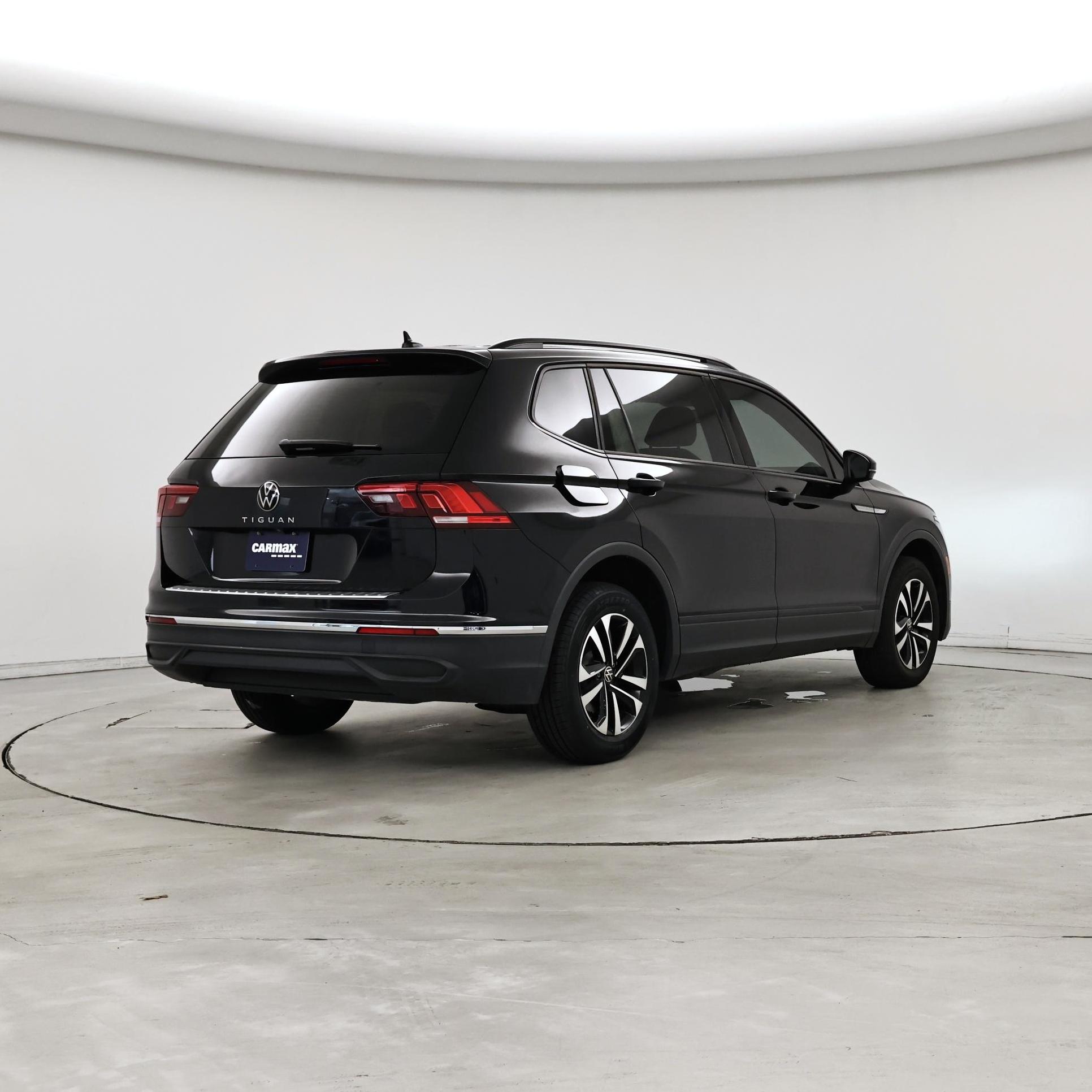 Thumbnail: 2022 Volkswagen Tiguan - 8