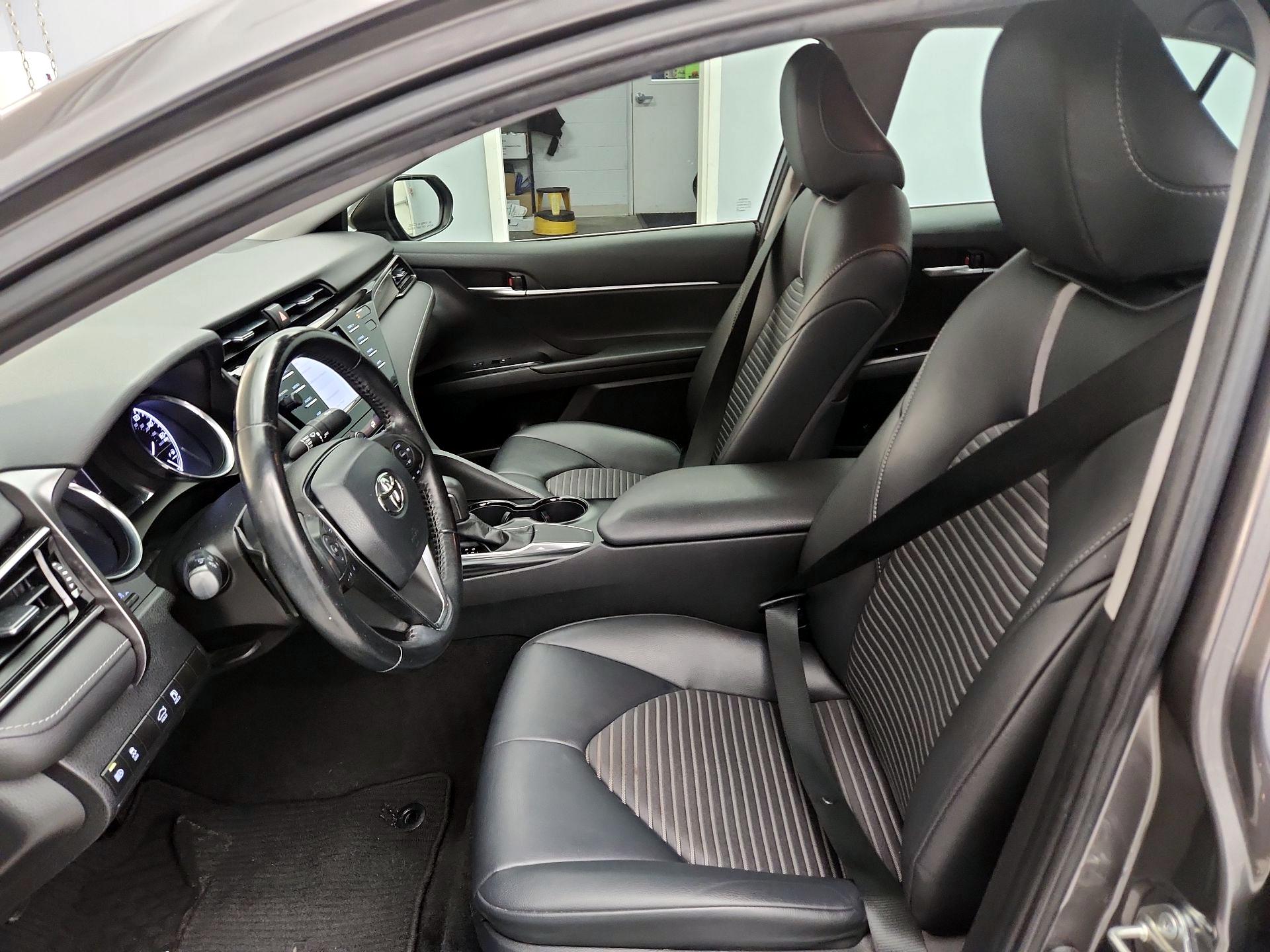 Thumbnail: 2019 Toyota Camry - 11