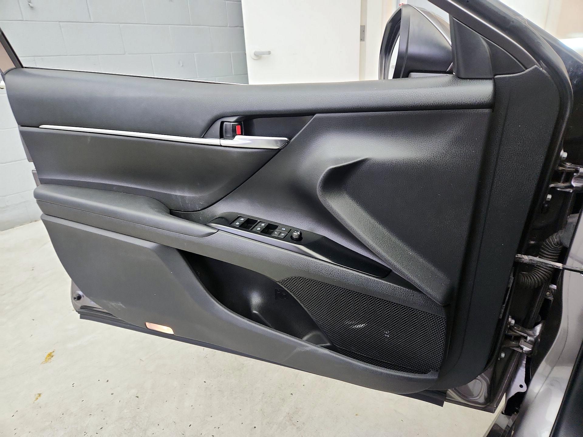 Thumbnail: 2019 Toyota Camry - 12