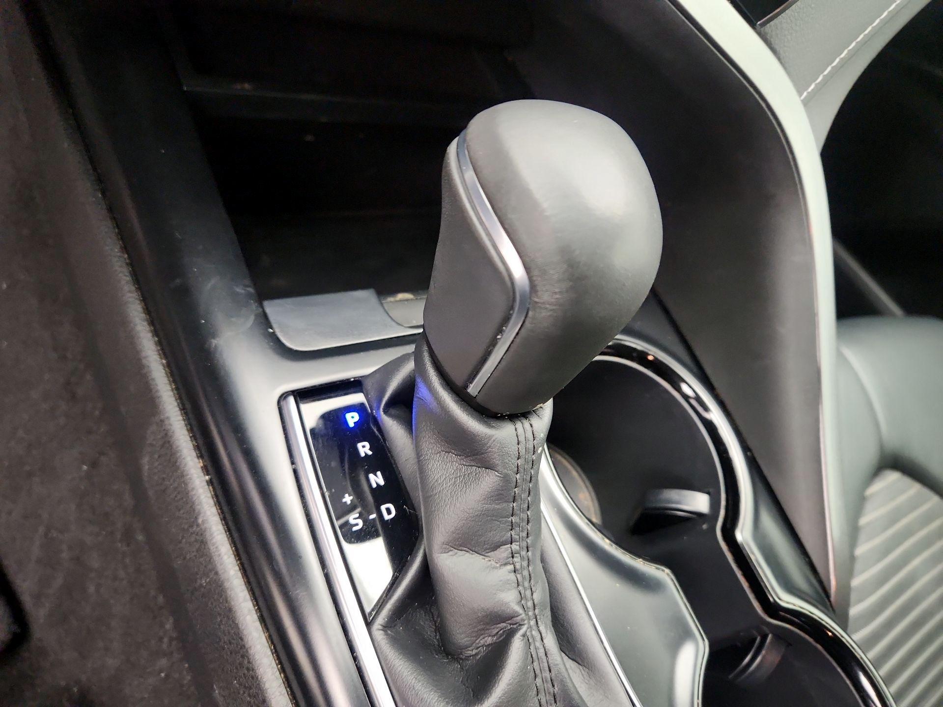 Thumbnail: 2019 Toyota Camry - 17