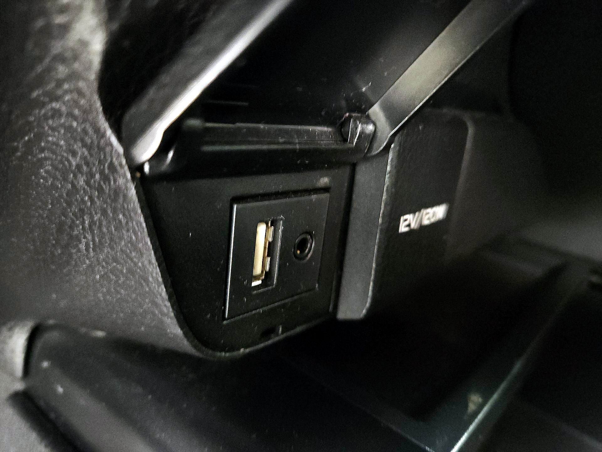 Thumbnail: 2019 Toyota Camry - 18