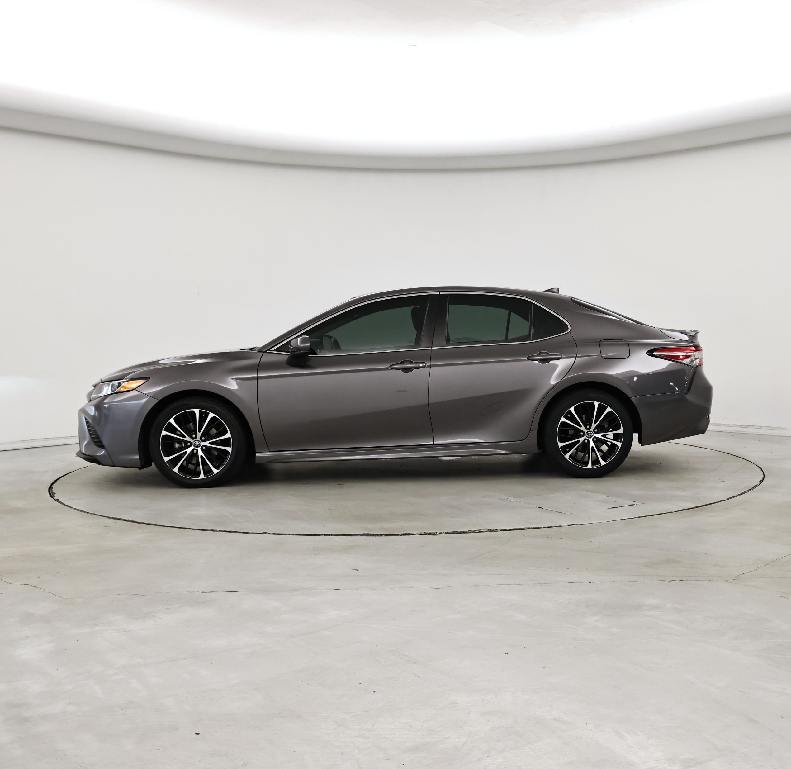 Thumbnail: 2019 Toyota Camry - 3