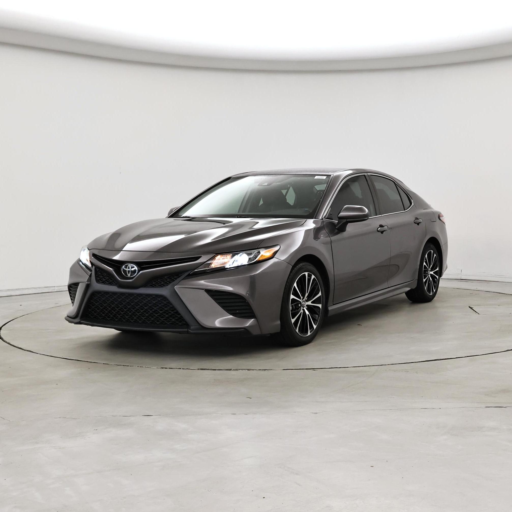 Thumbnail: 2019 Toyota Camry - 4