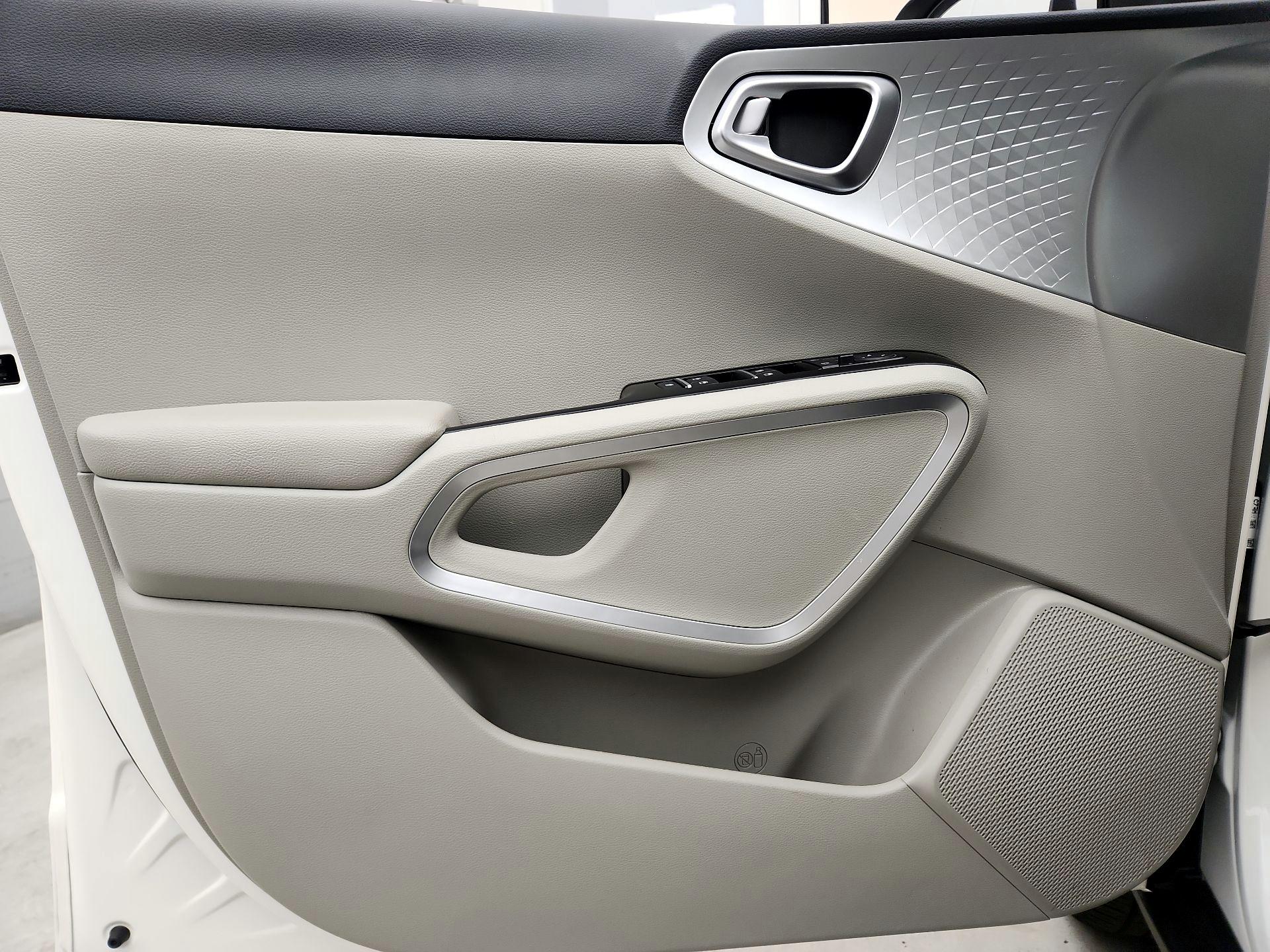 Thumbnail: 2023 Kia Soul - 12