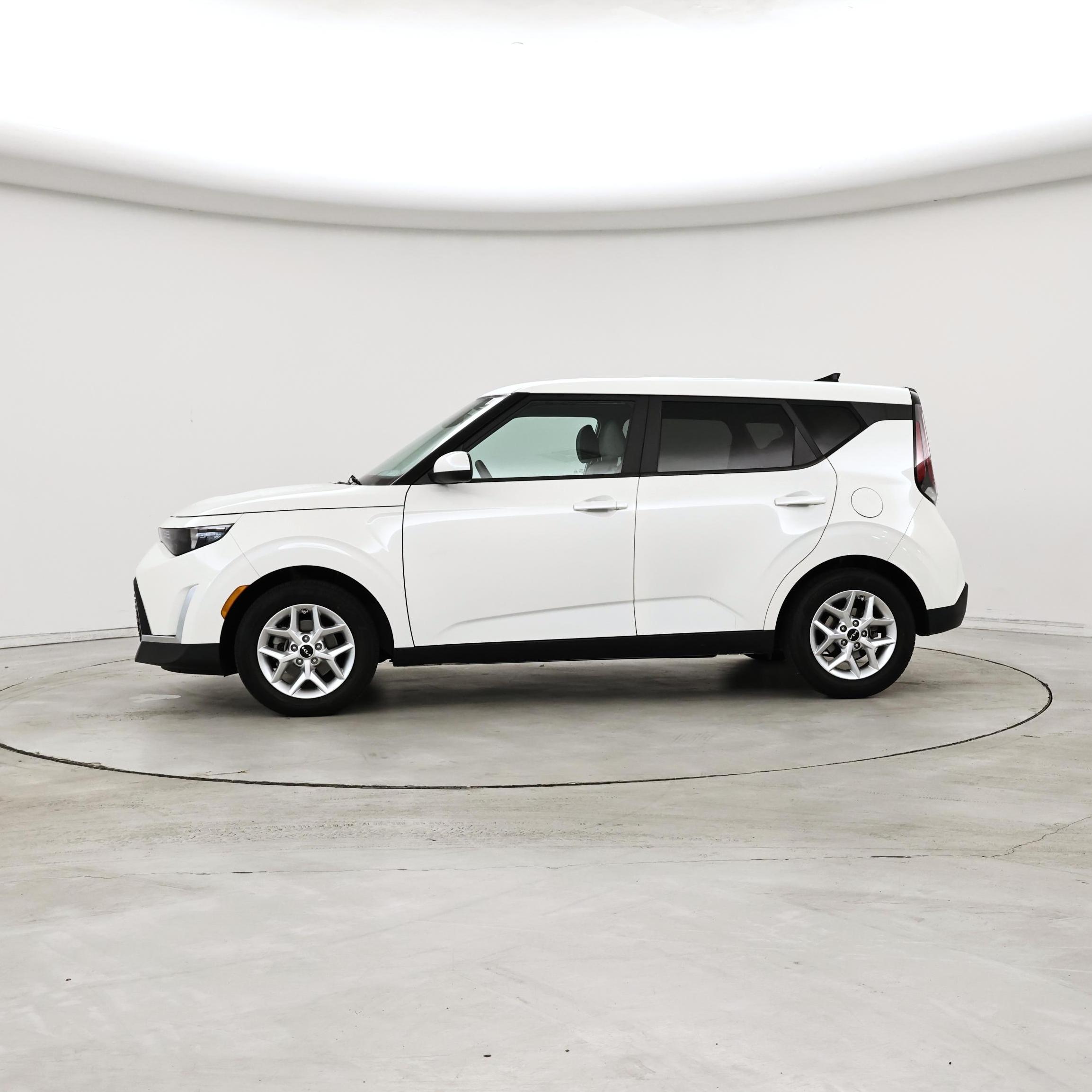 Thumbnail: 2023 Kia Soul - 3