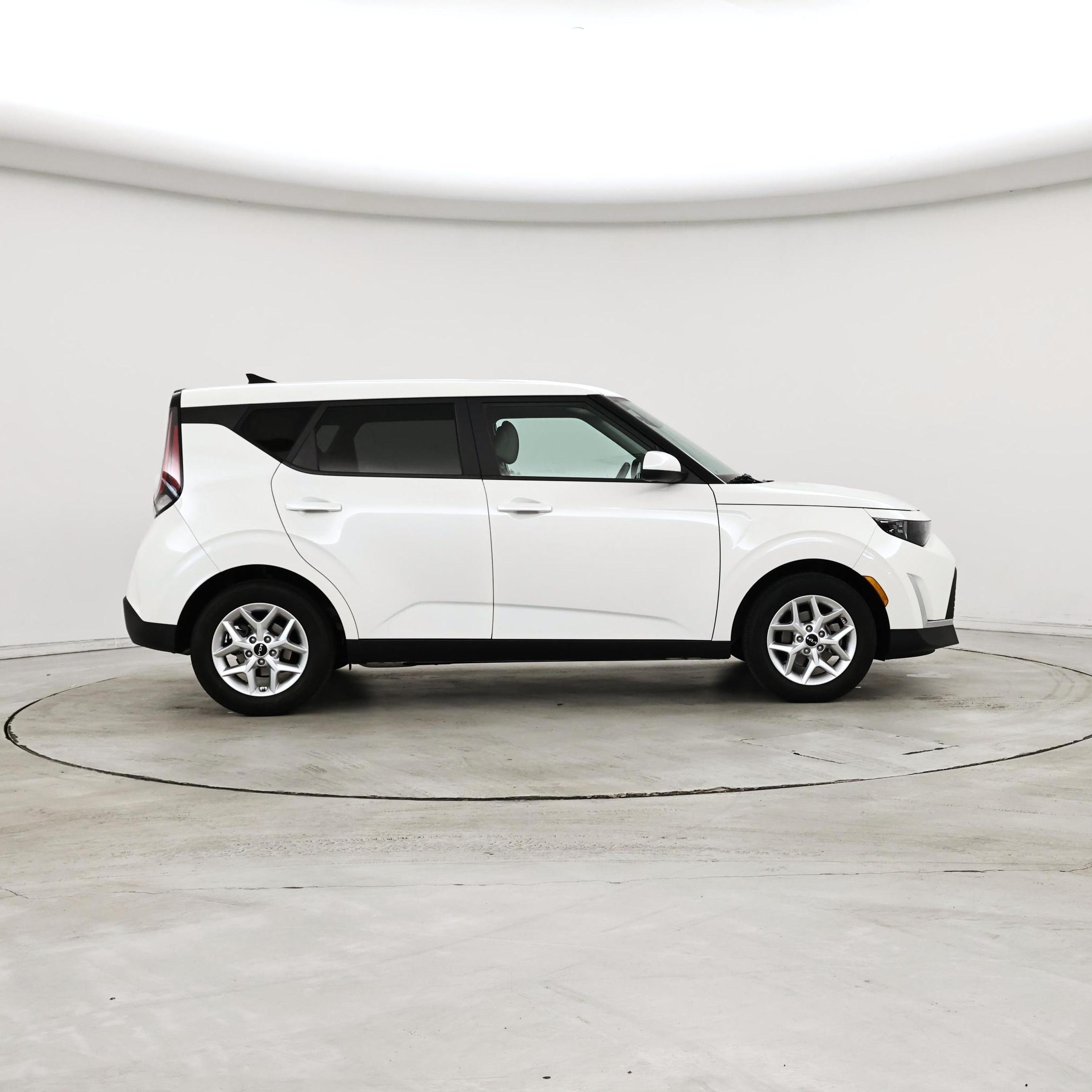 Thumbnail: 2023 Kia Soul - 7