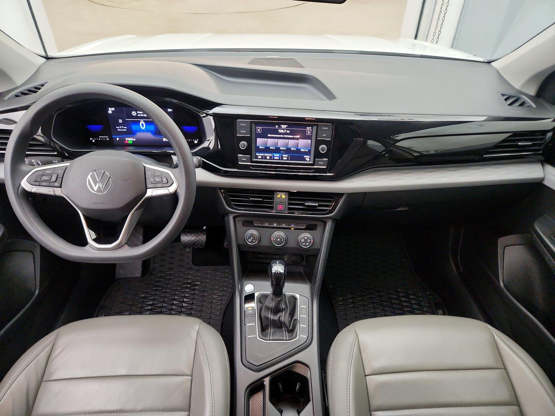 Thumbnail: 2022 Volkswagen Taos - 9