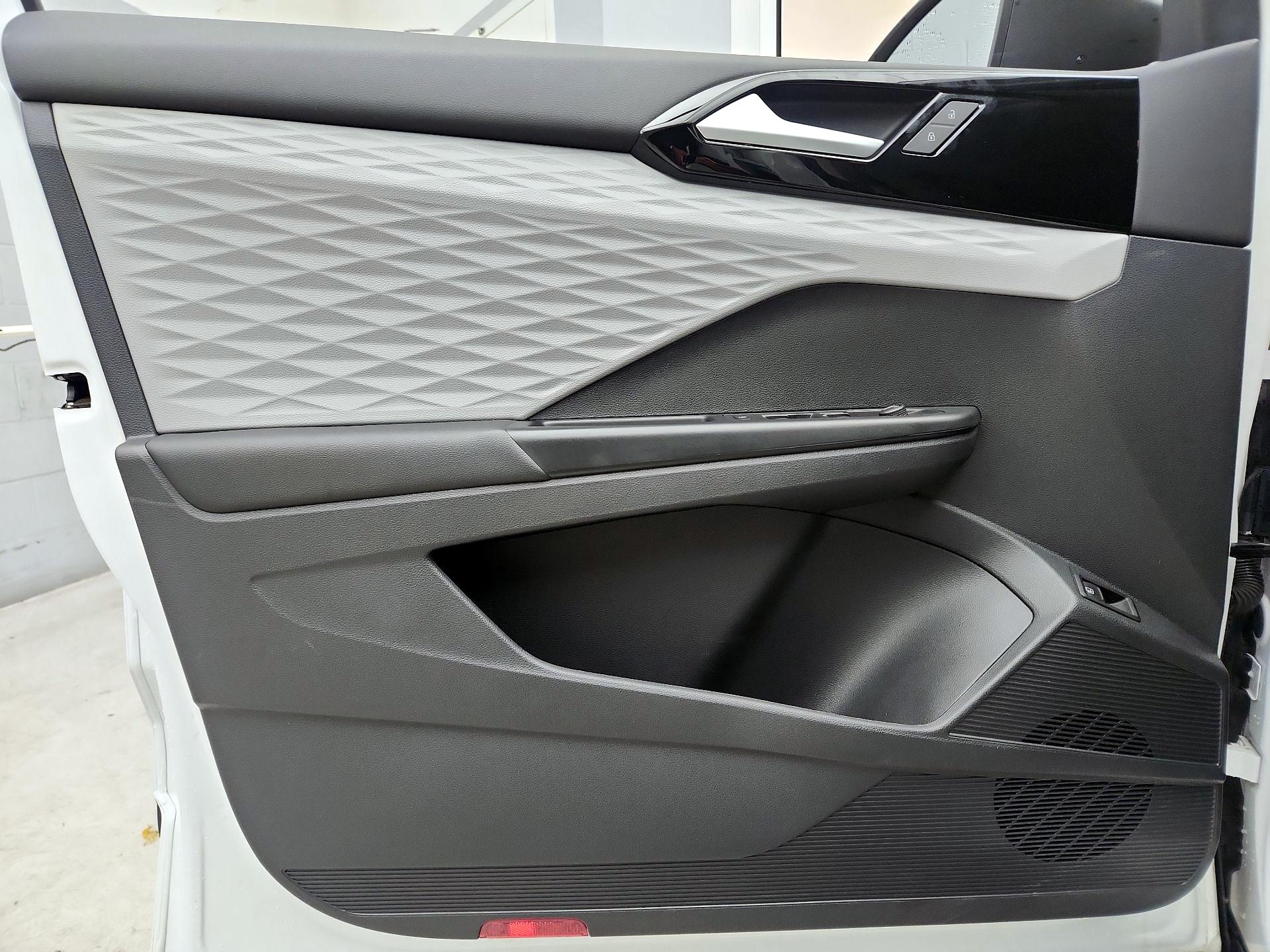 Thumbnail: 2022 Volkswagen Taos - 12