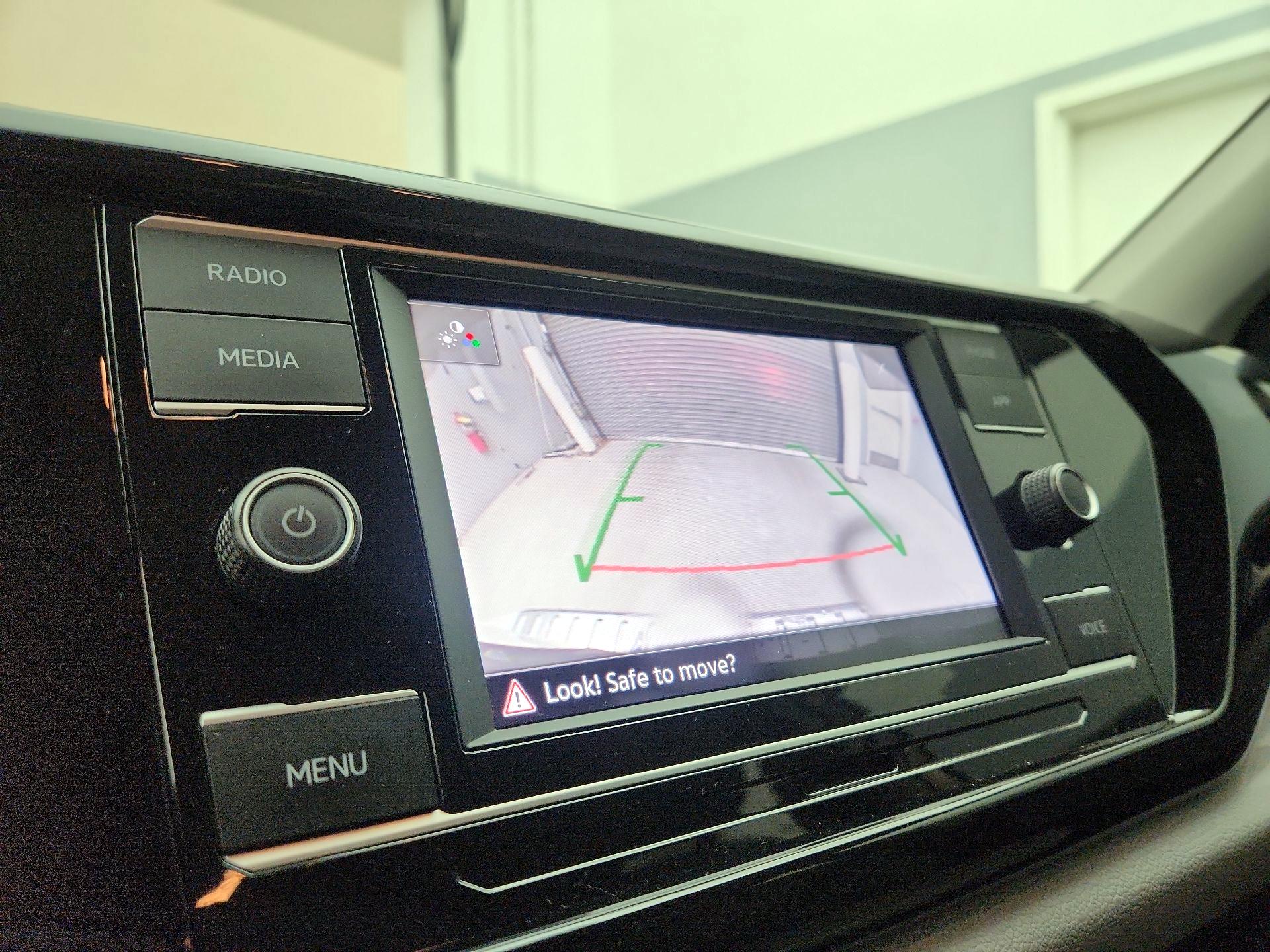 Thumbnail: 2022 Volkswagen Taos - 14