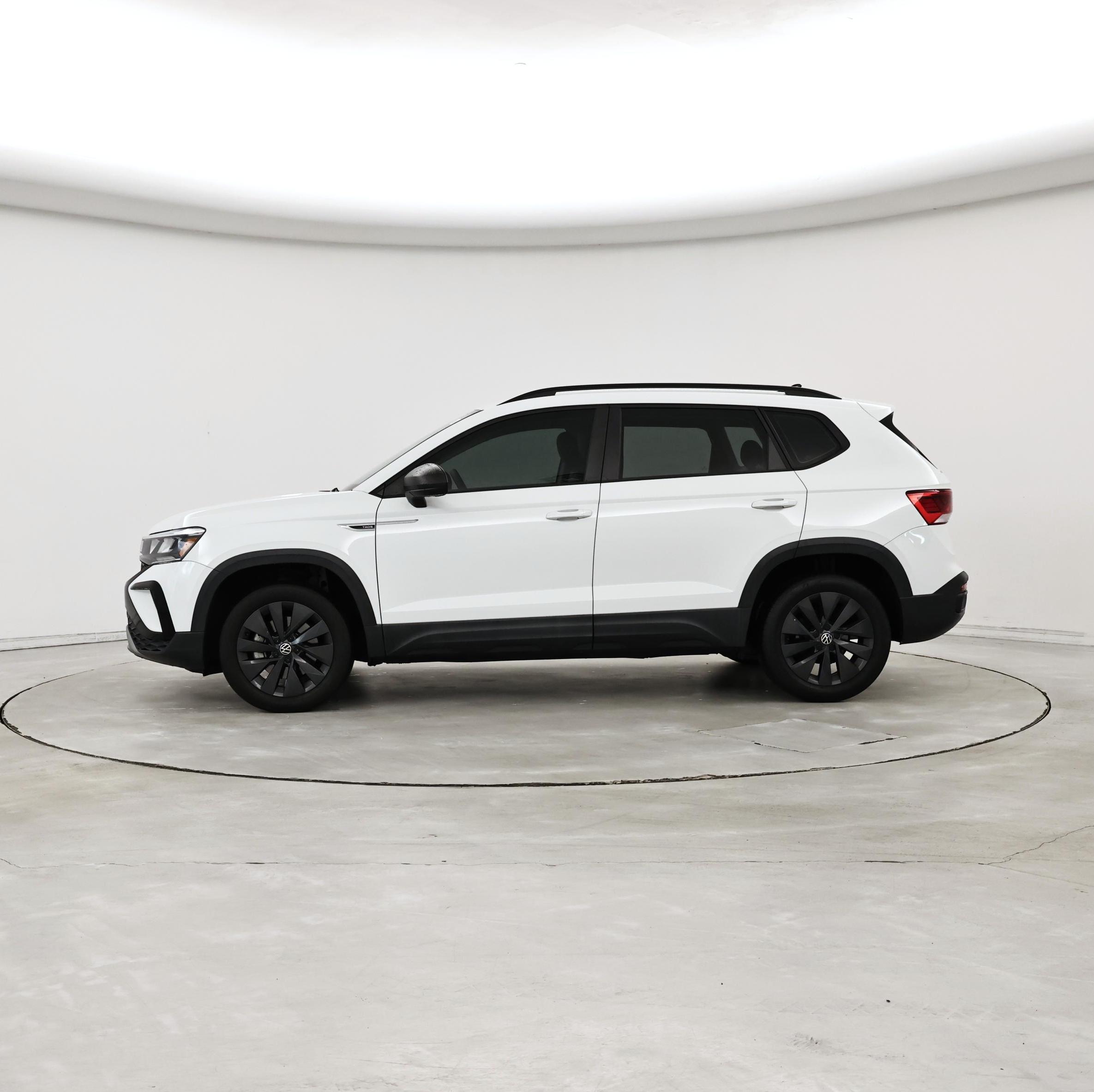 Thumbnail: 2022 Volkswagen Taos - 3