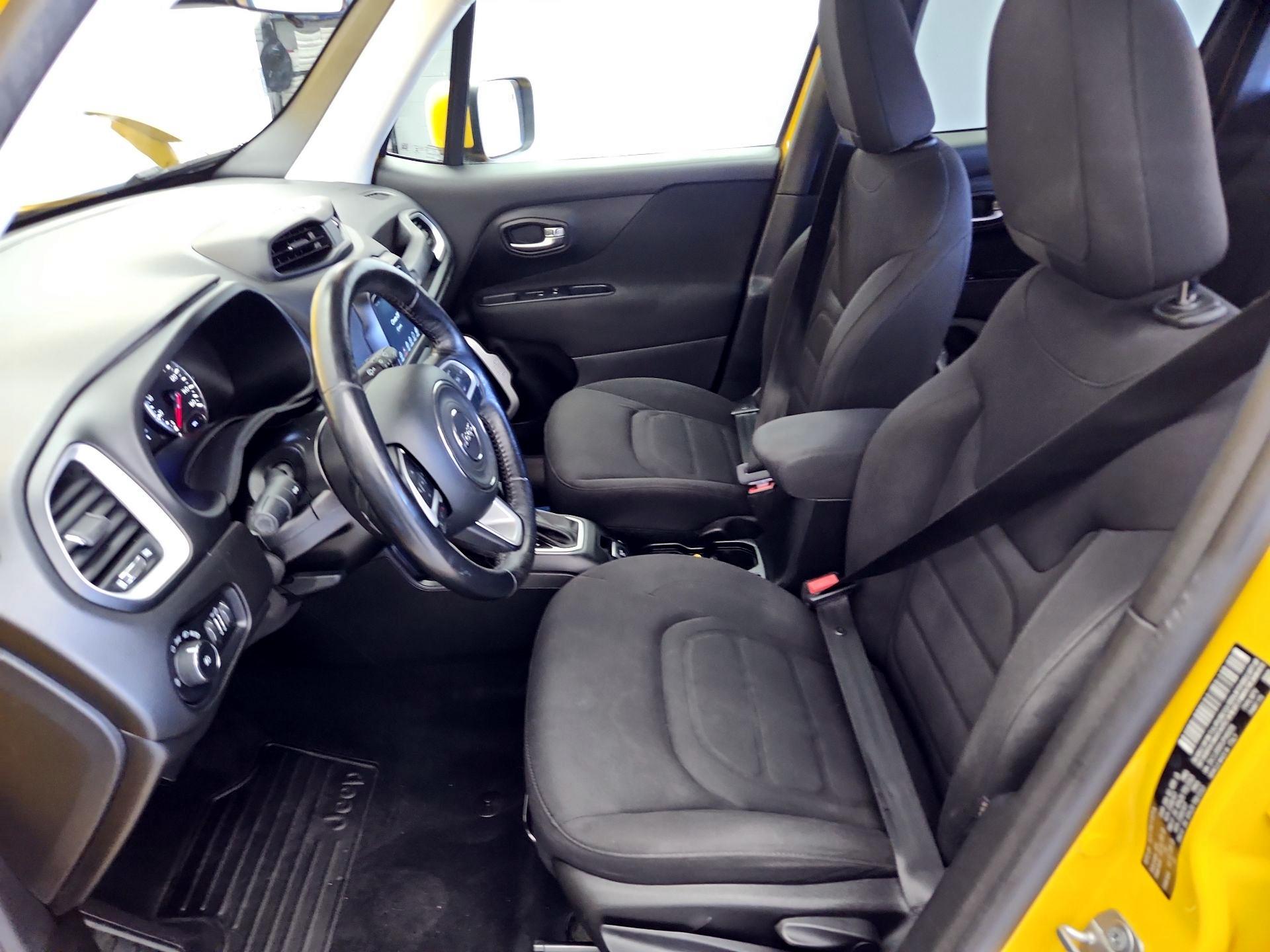 Thumbnail: 2018 Jeep Renegade - 11