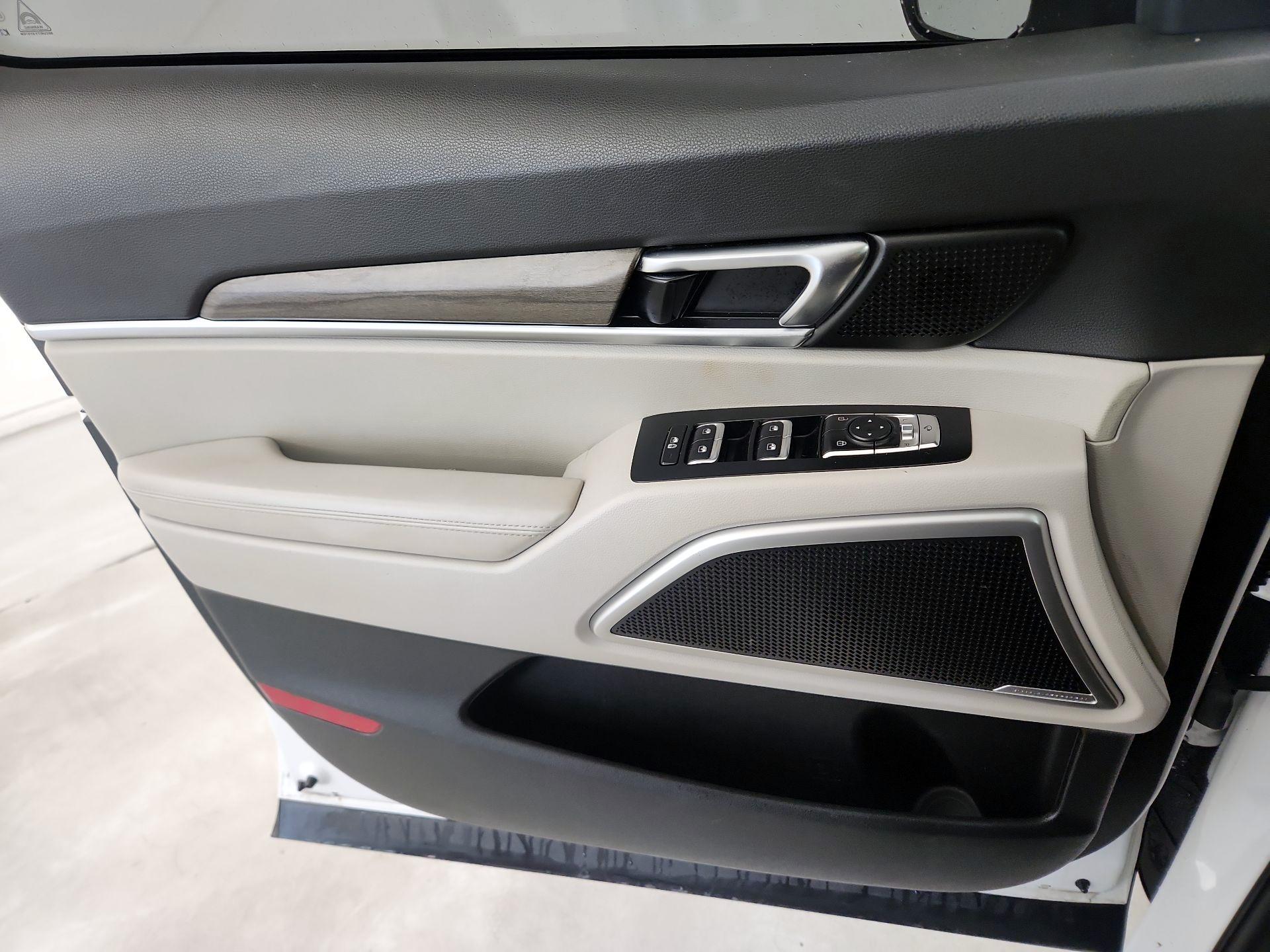 Thumbnail: 2020 Kia Telluride - 12