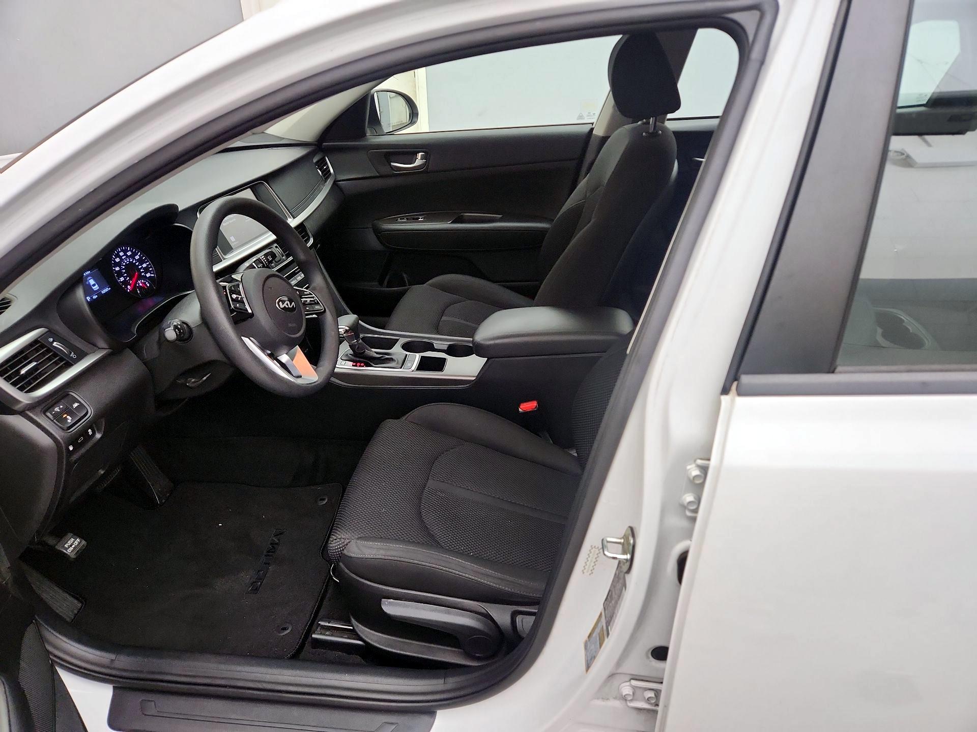 Thumbnail: 2020 Kia Optima - 11