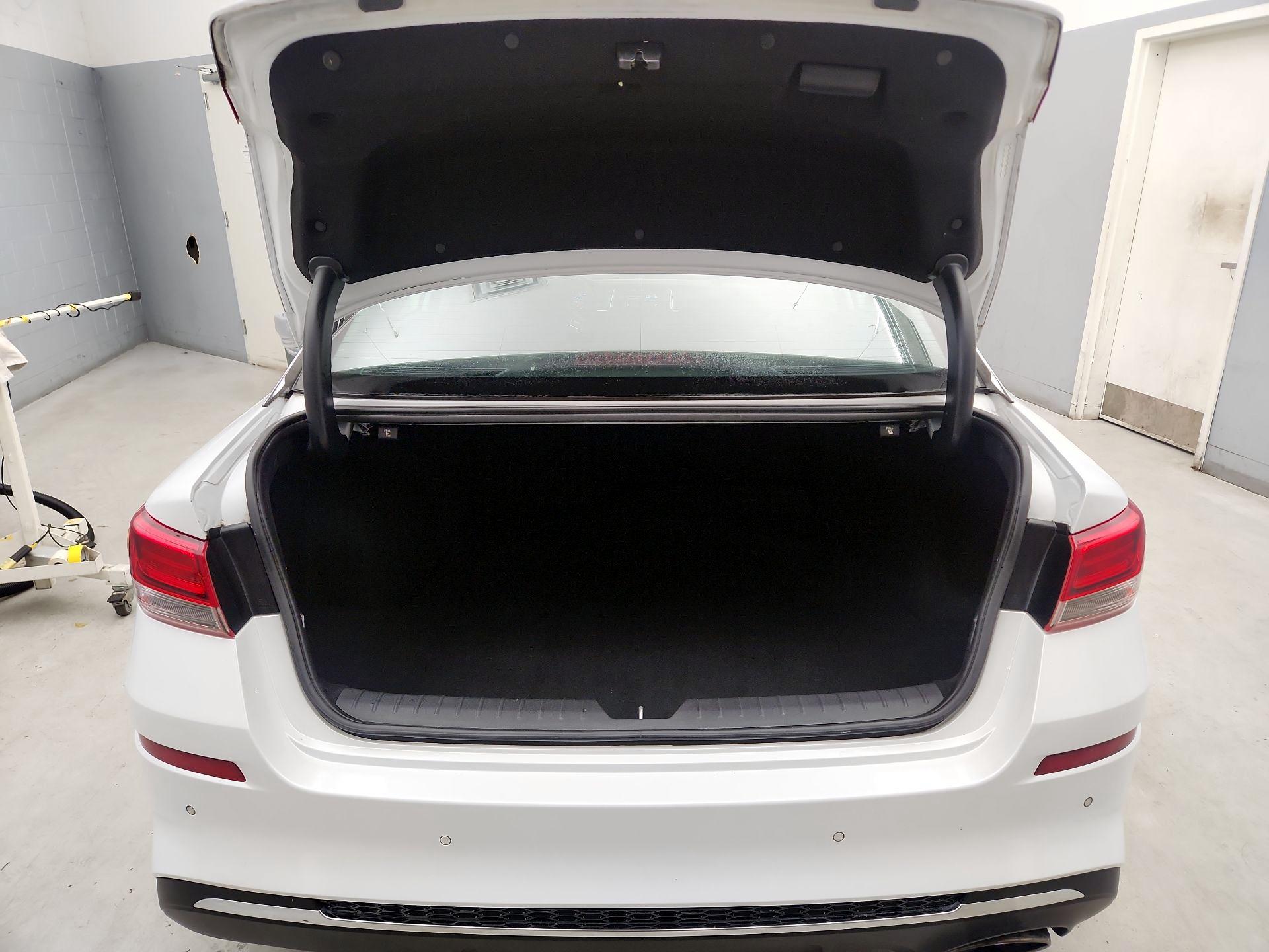 Thumbnail: 2020 Kia Optima - 20