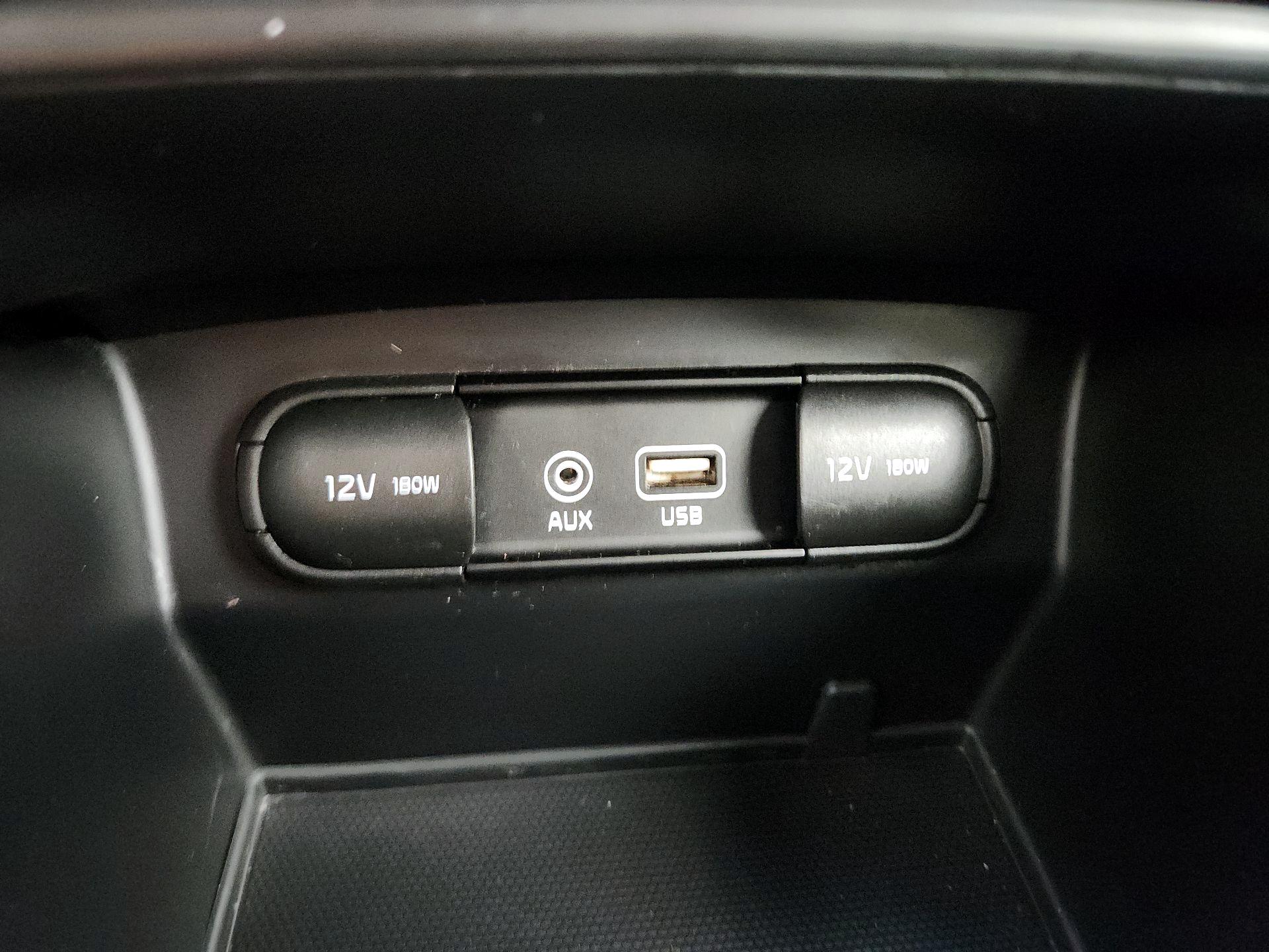 Thumbnail: 2019 Kia Sorento - 18