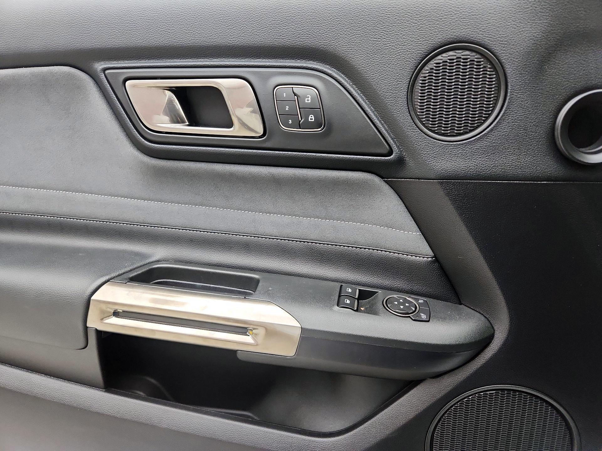 Thumbnail: 2019 Ford Mustang - 12