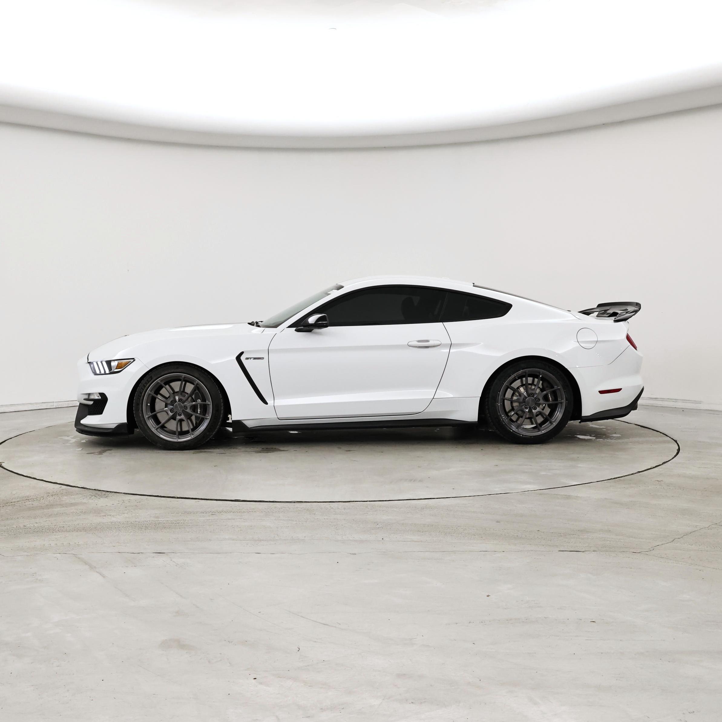 Thumbnail: 2019 Ford Mustang - 3