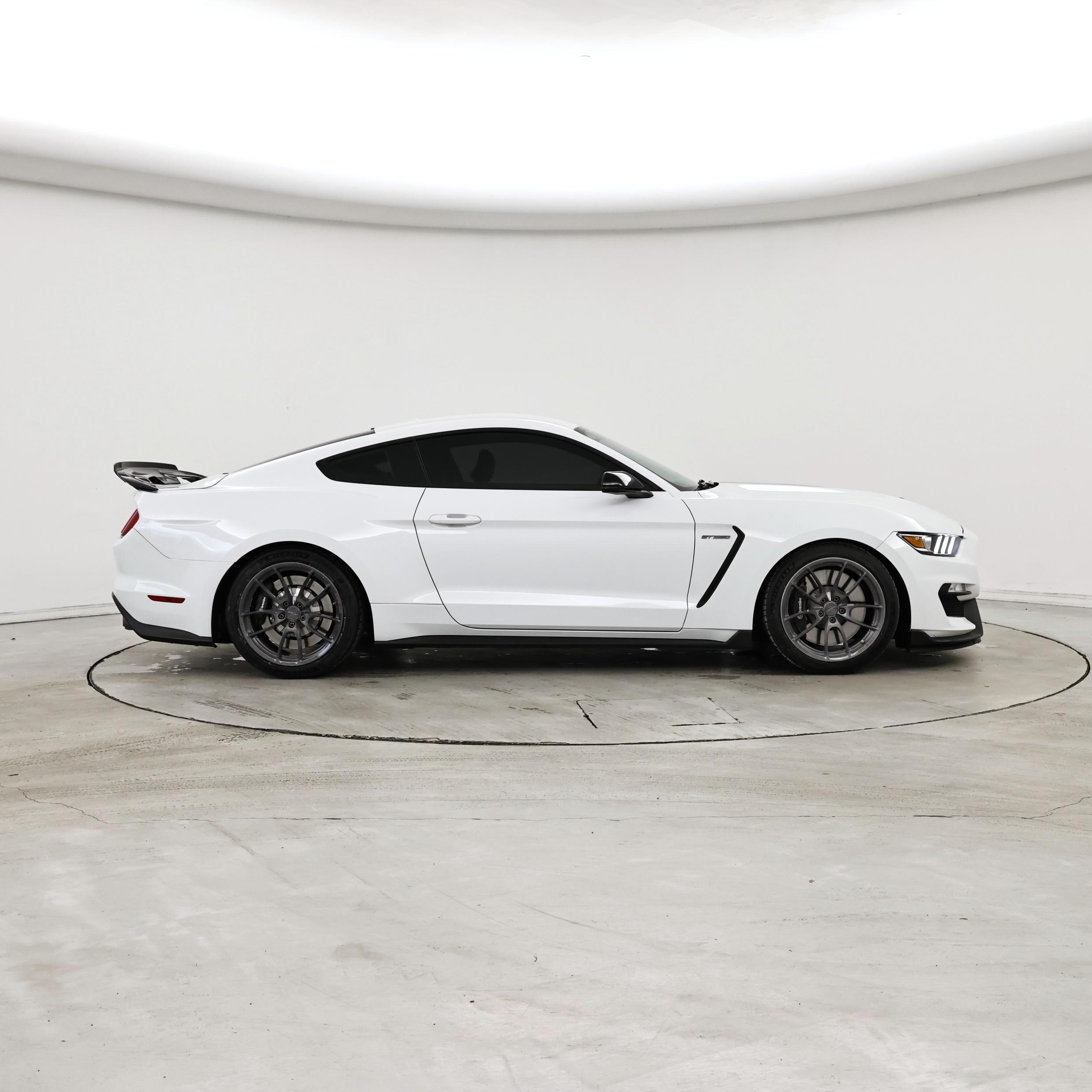 Thumbnail: 2019 Ford Mustang - 7