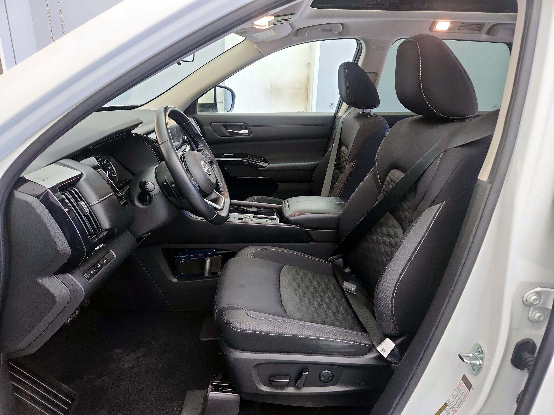 Thumbnail: 2022 Nissan Pathfinder - 11