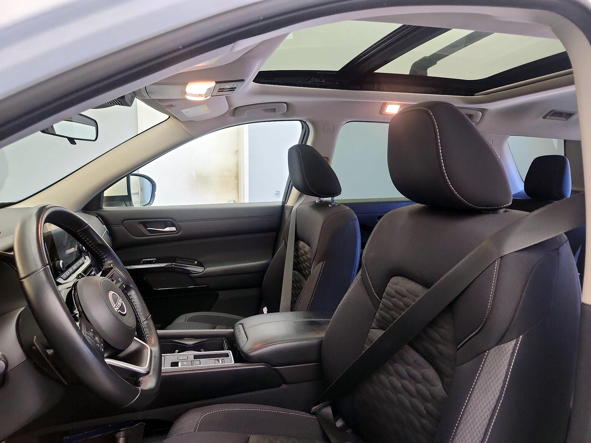 Thumbnail: 2022 Nissan Pathfinder - 18