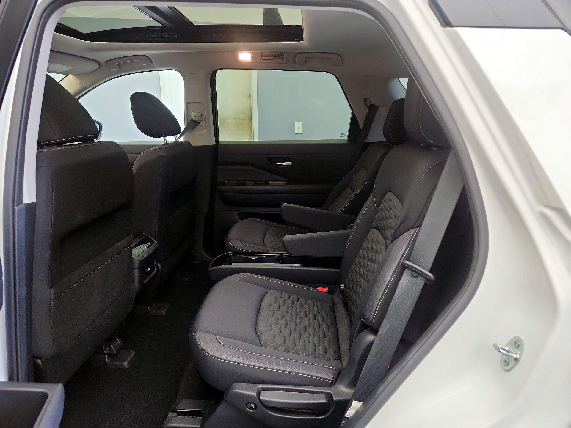 Thumbnail: 2022 Nissan Pathfinder - 19