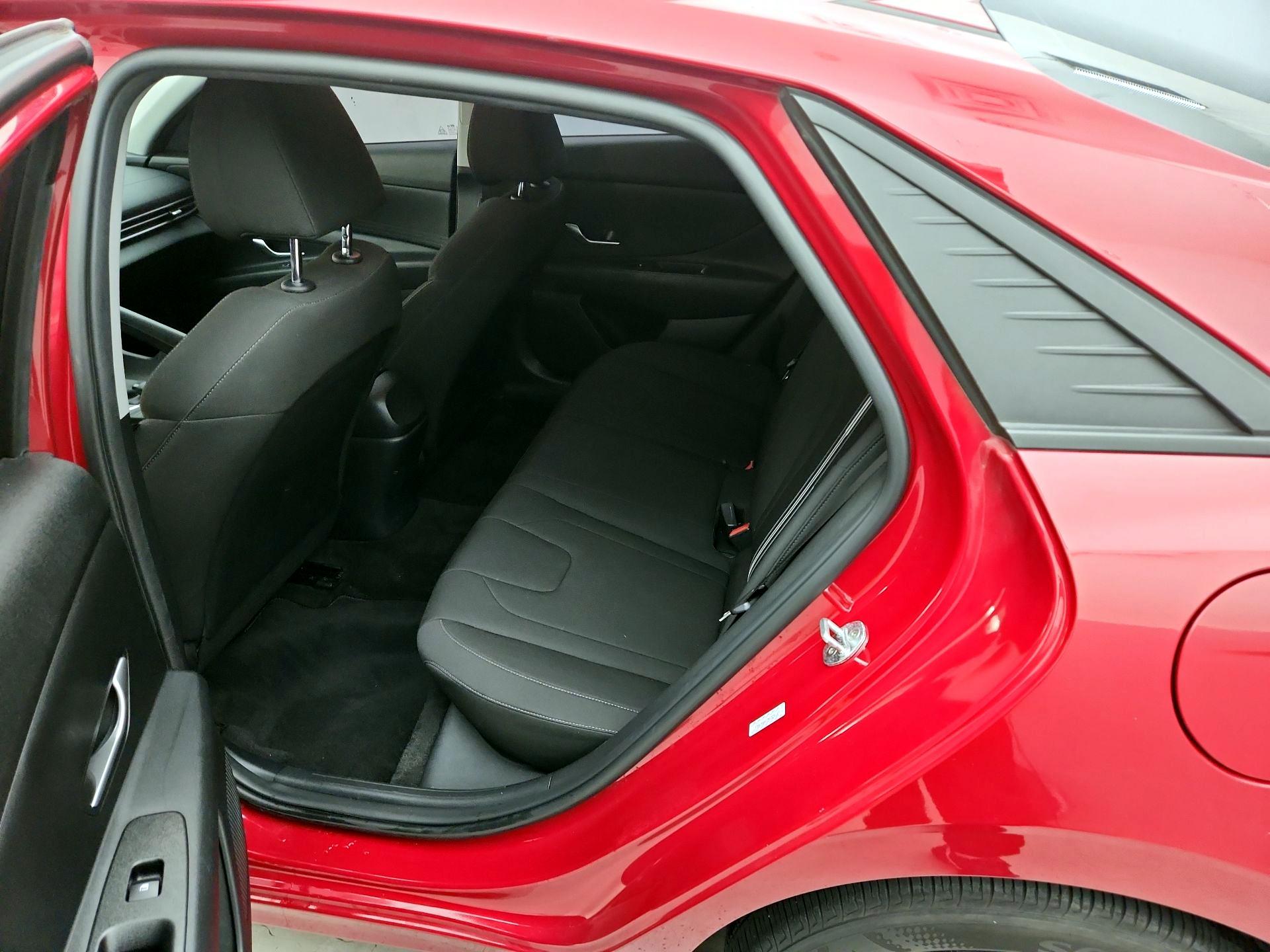 Thumbnail: 2022 Hyundai Elantra - 19