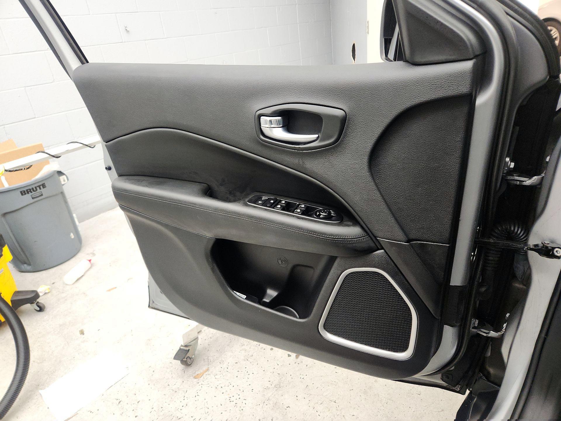 Thumbnail: 2019 Jeep Compass - 12