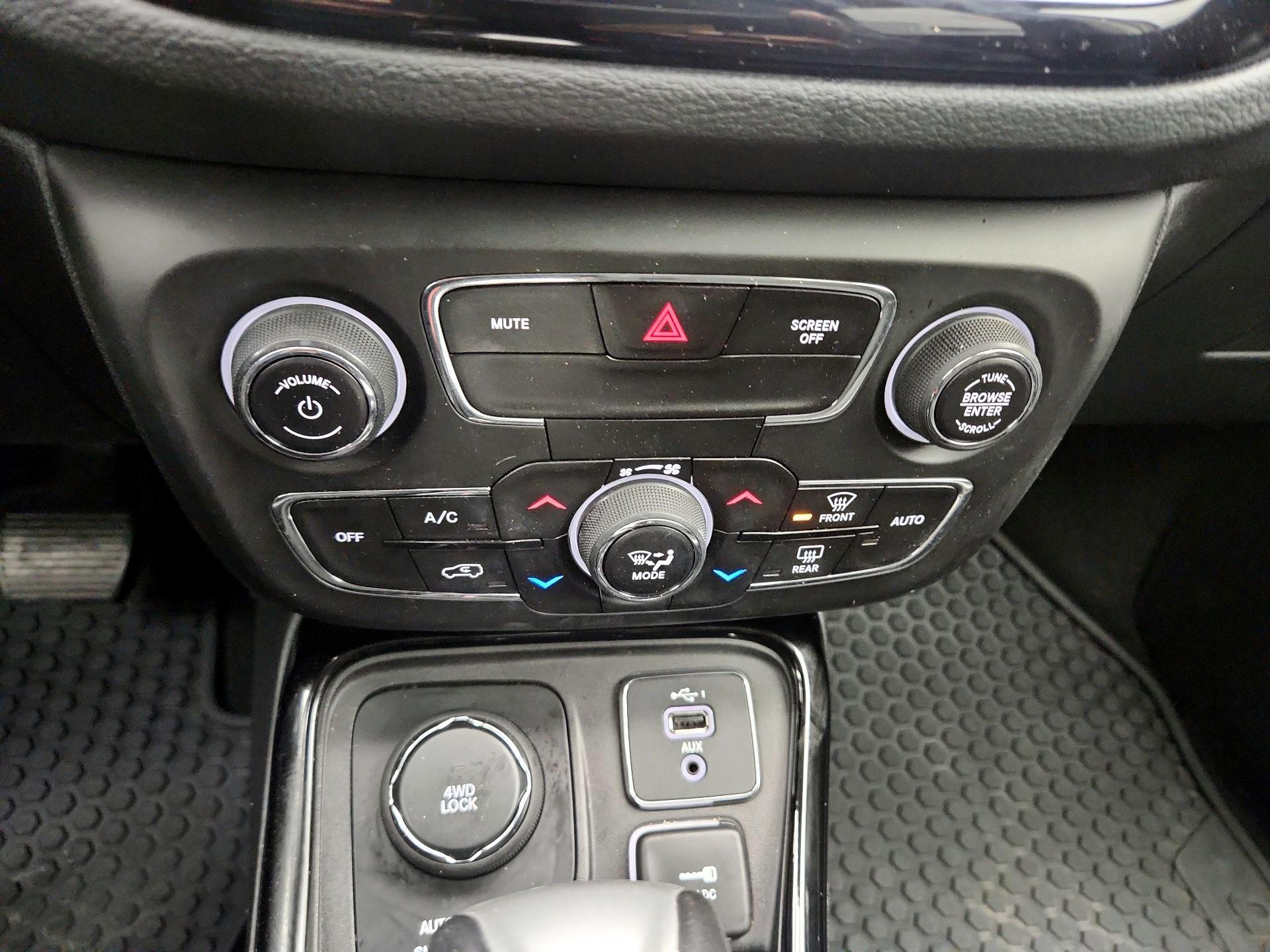 Thumbnail: 2019 Jeep Compass - 16