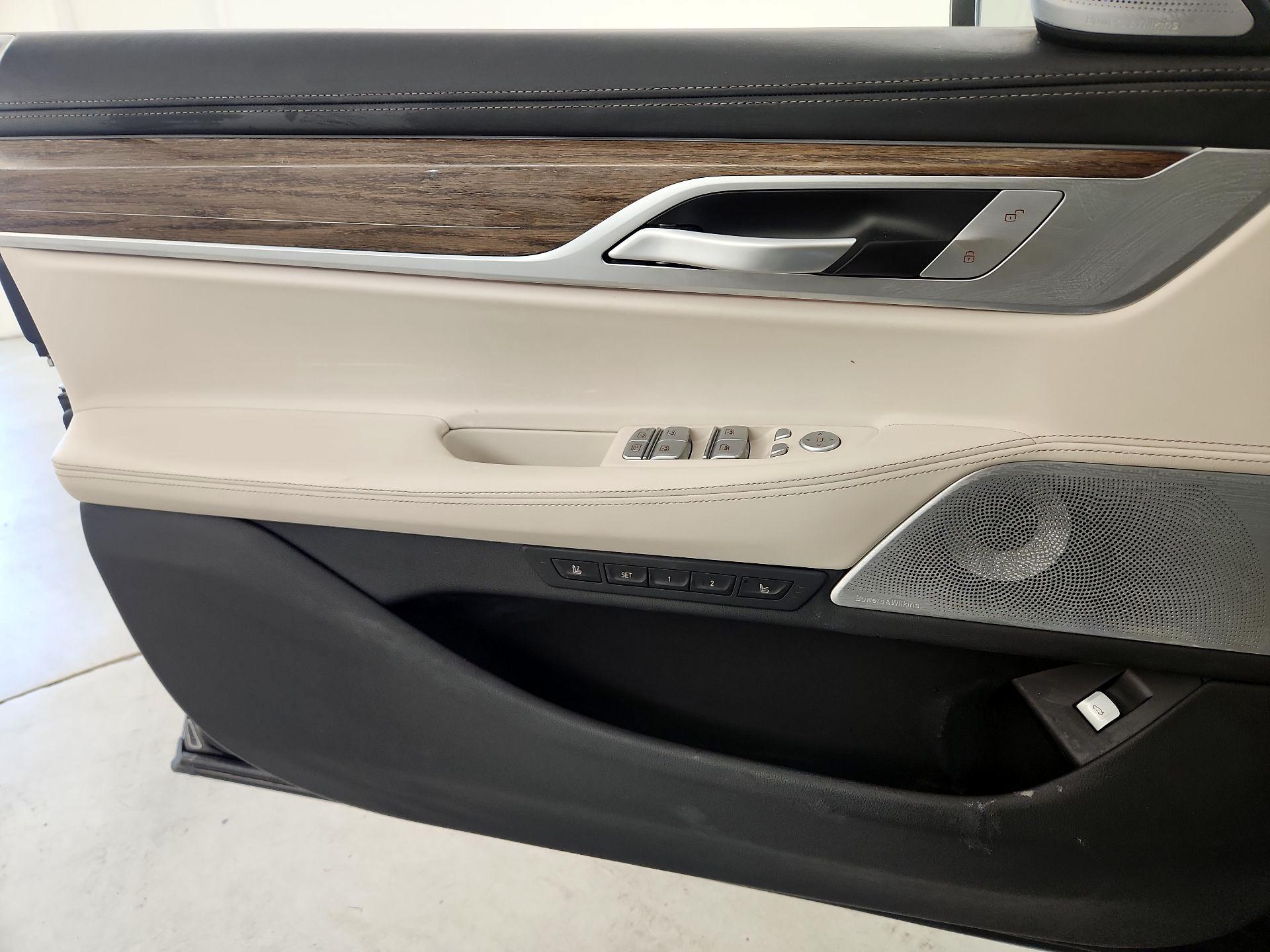 Thumbnail: 2019 BMW 7 Series - 12