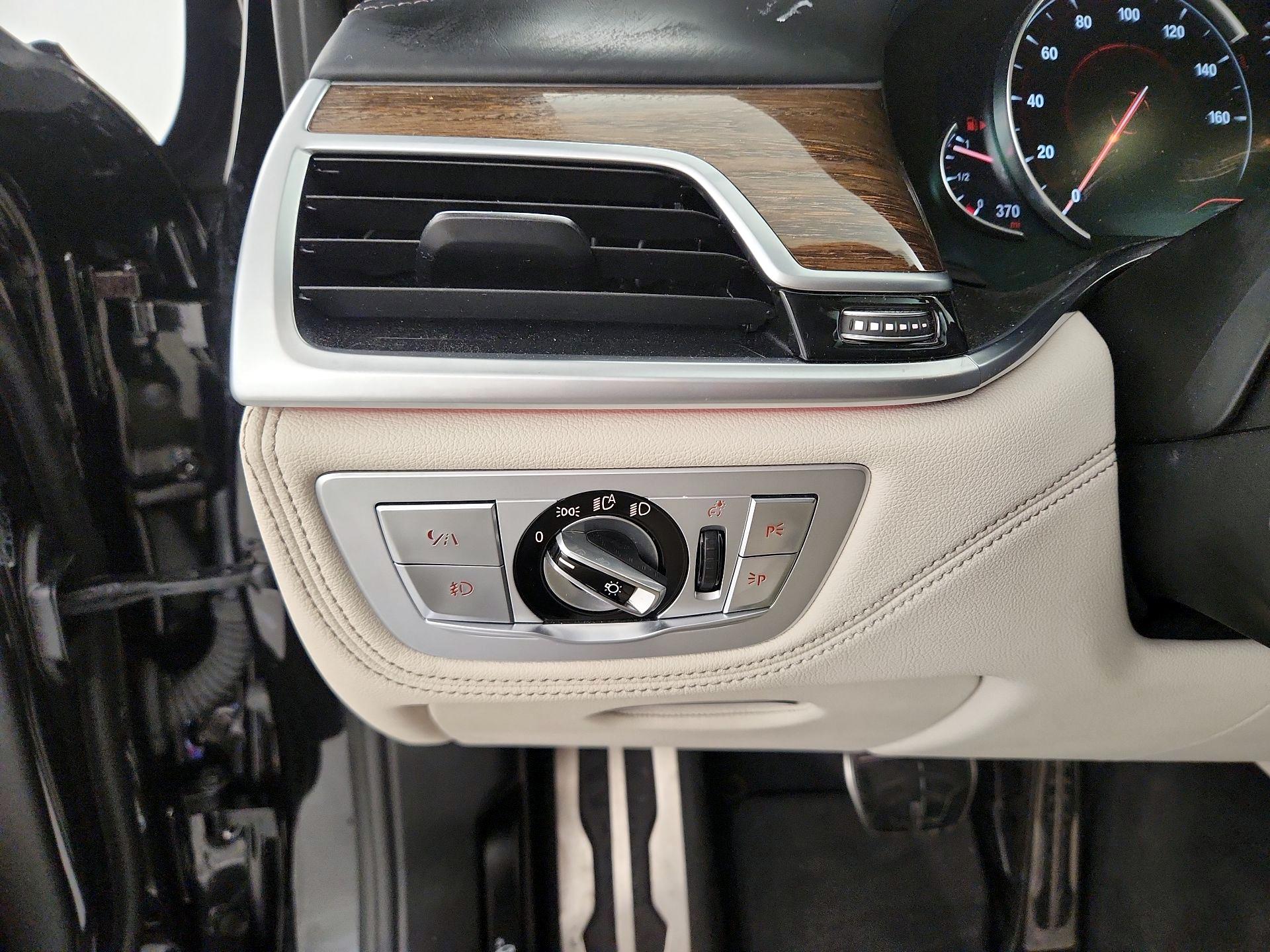 Thumbnail: 2019 BMW 7 Series - 13