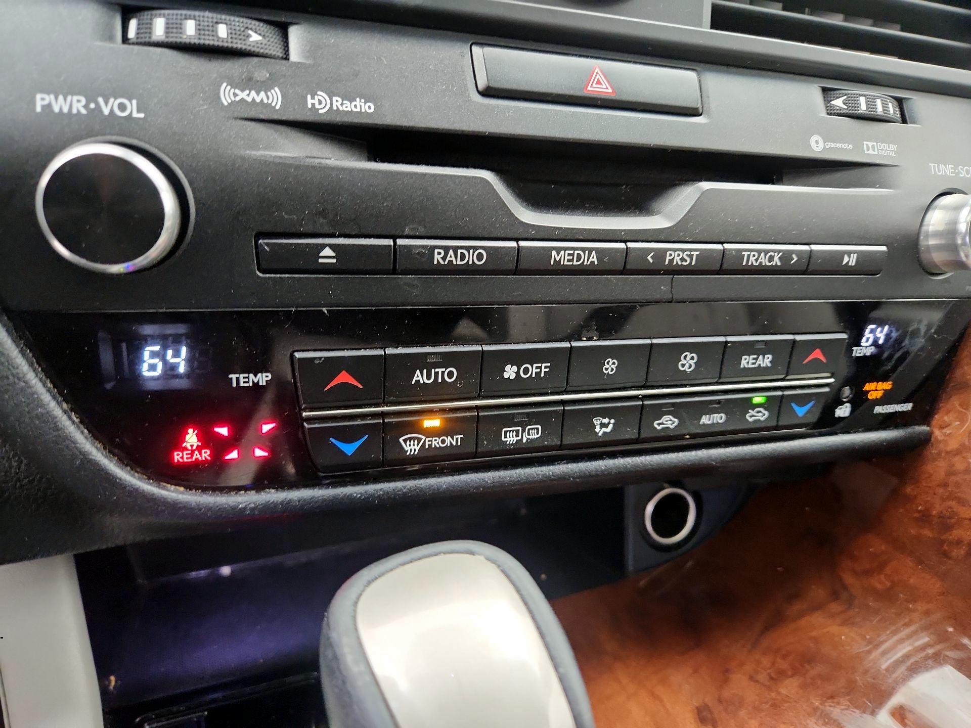 Thumbnail: 2018 Lexus RX - 17