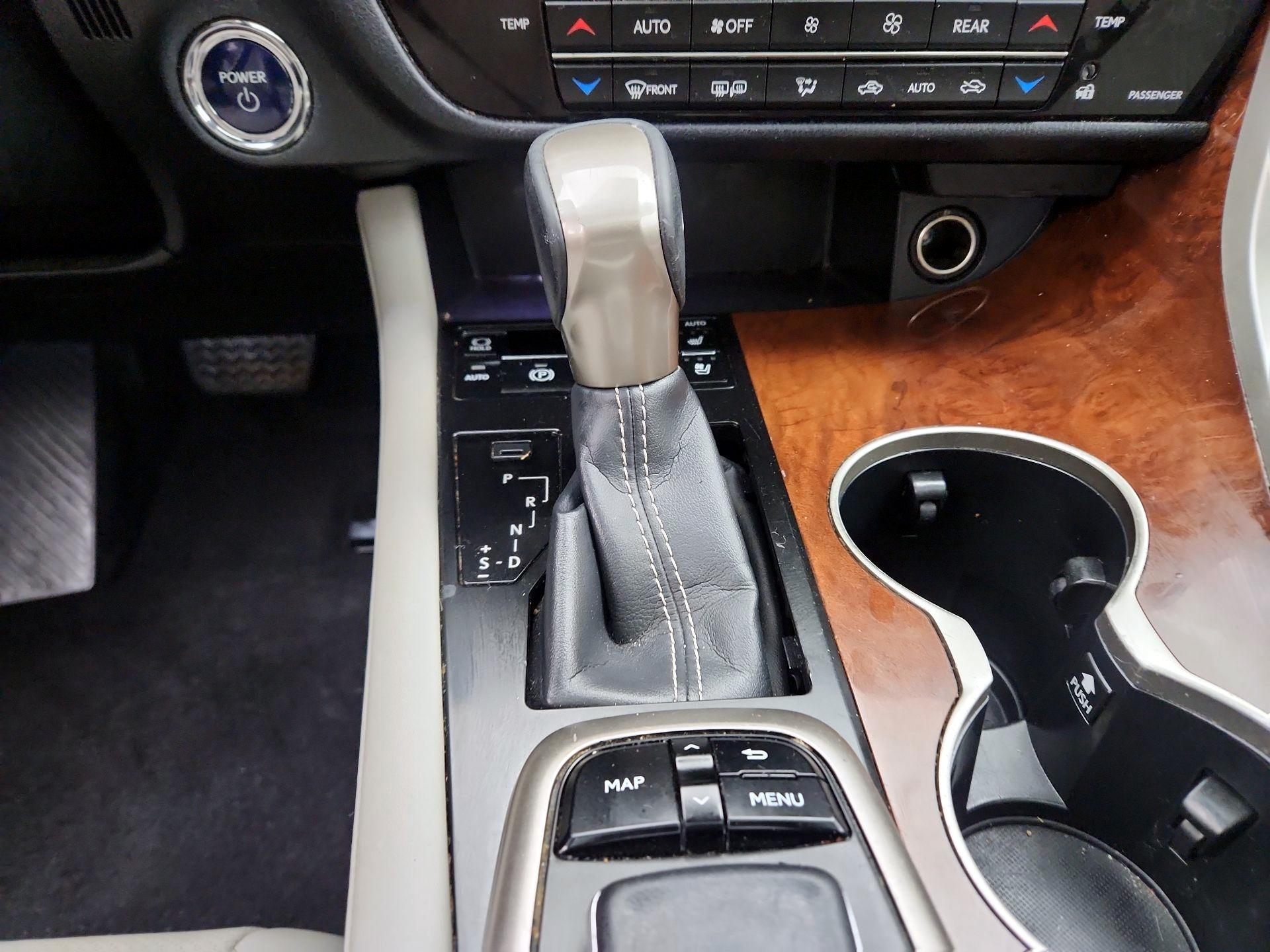 Thumbnail: 2018 Lexus RX - 18