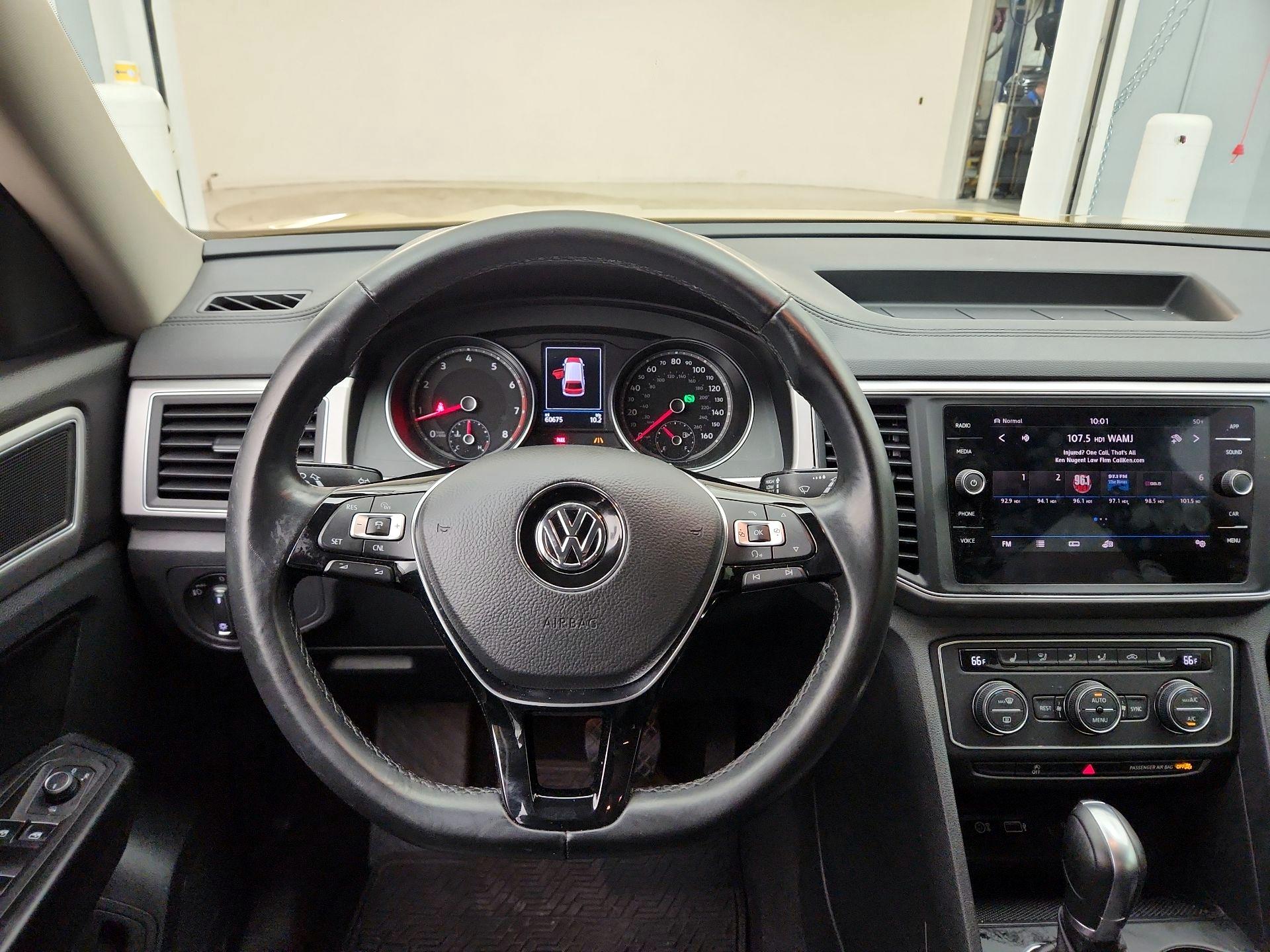 Thumbnail: 2018 Volkswagen Atlas - 10